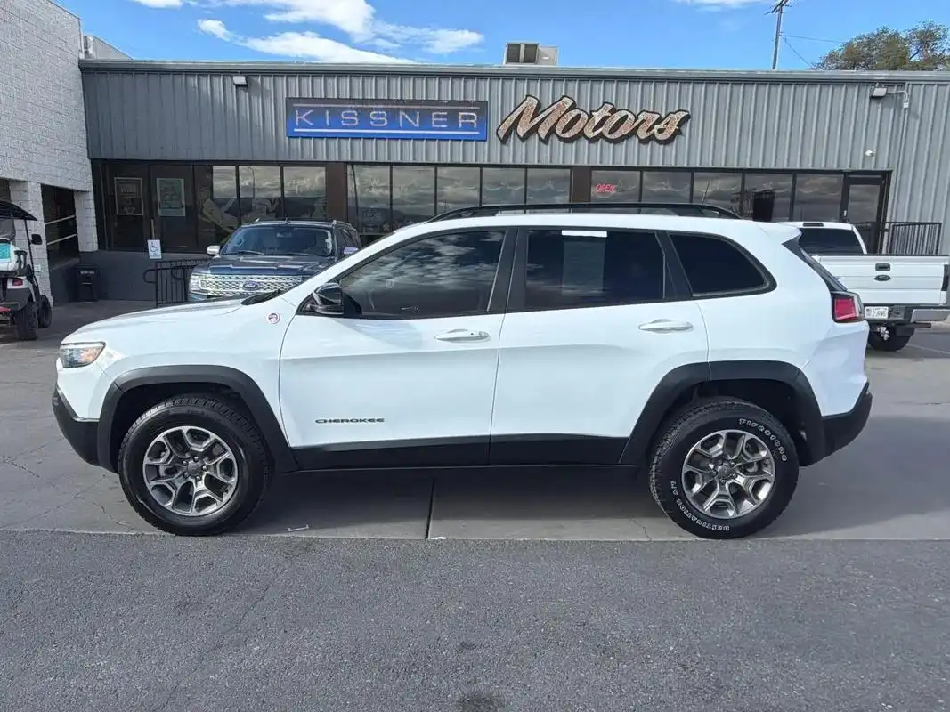 2022 Jeep Cherokee Trailhawk 4WD's photo