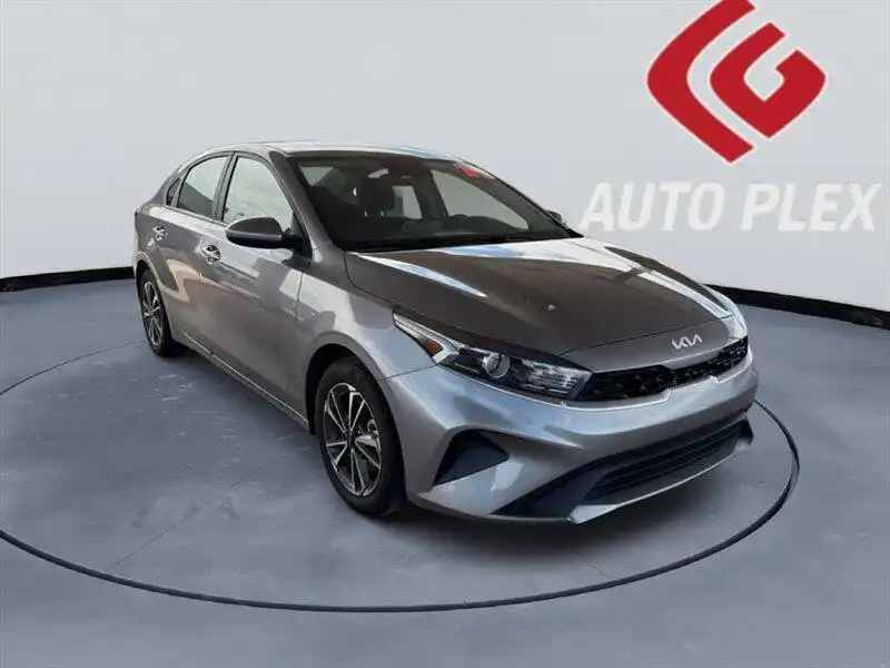2024 Kia Forte LXS Auto's photo