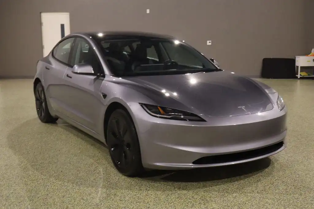 2025 Tesla Model 3 Long Range's photo