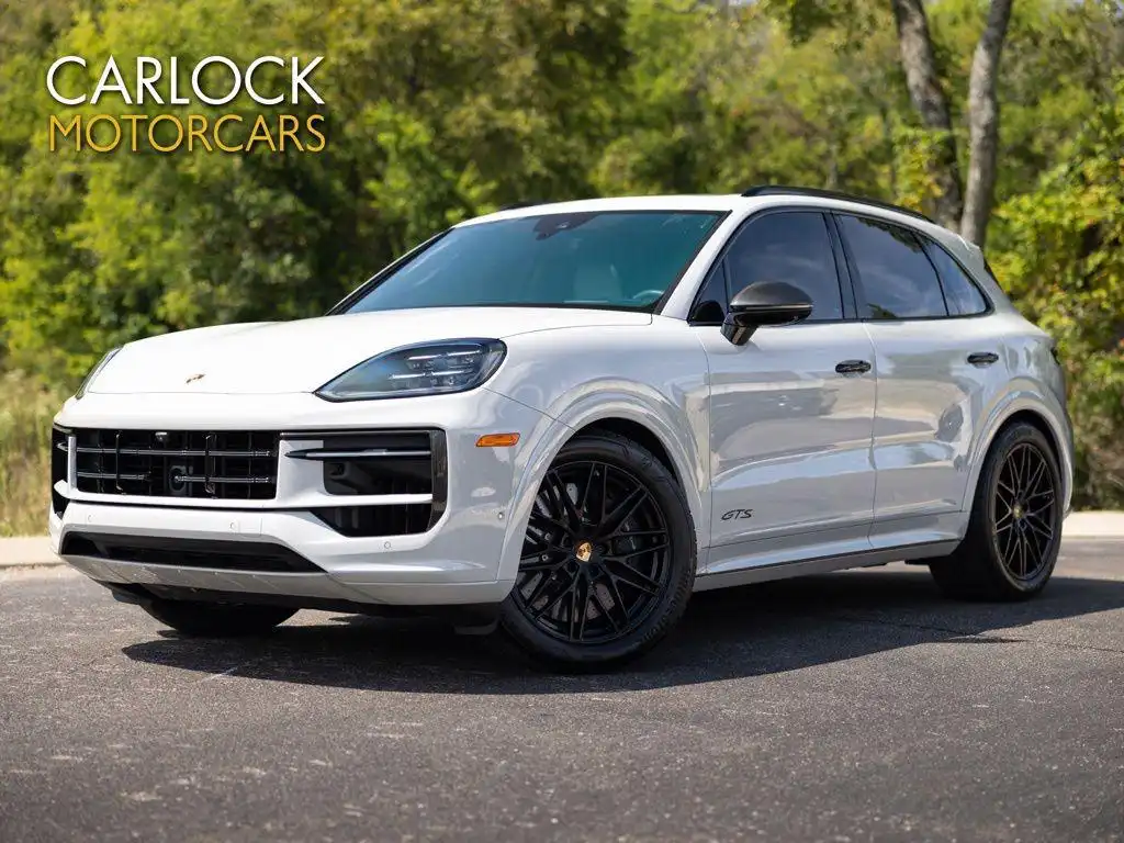 2025 Porsche Cayenne GTS's photo