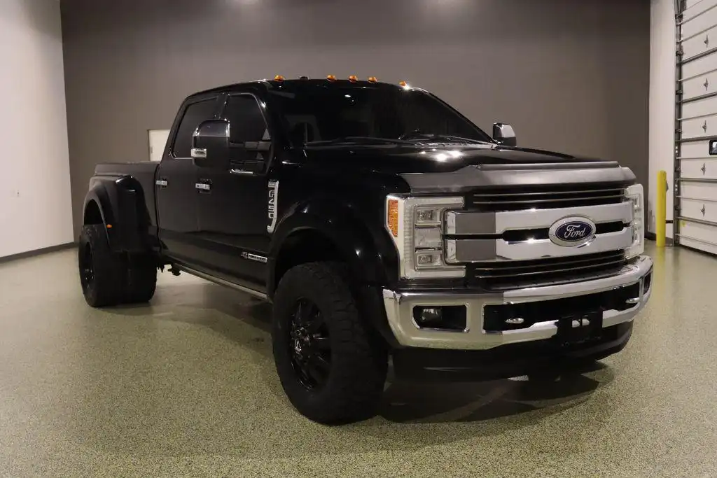 2018 Ford F-450 King Ranch 4WD Crew Cab DRW 8' Box's photo