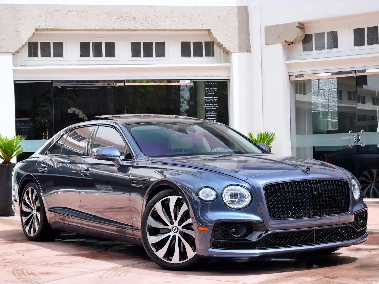 2023 Bentley Flying Spur V8 Azure's photo