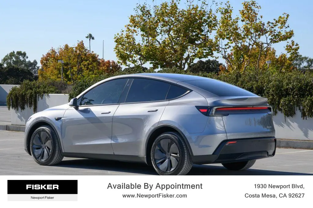 2026 Tesla Model Y Premium AWD photo 3