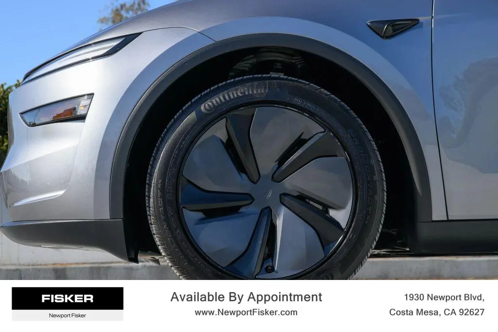 2026 Tesla Model Y Premium AWD photo 5