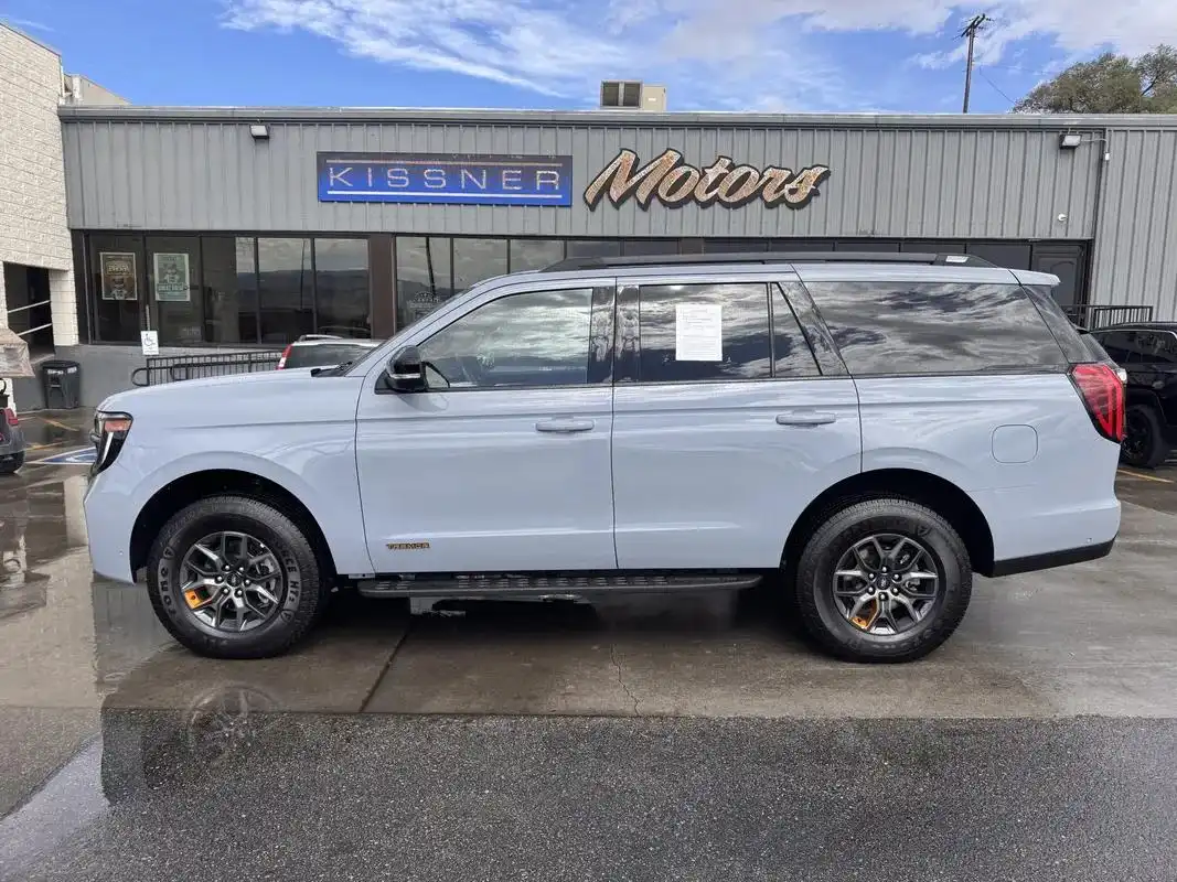 2025 Ford Expedition Tremor 4WD's photo