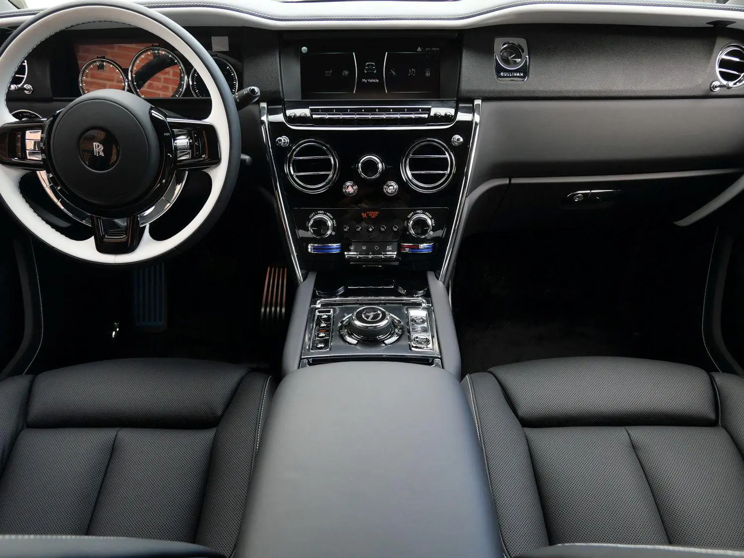 2024 Rolls-Royce Cullinan Base photo 4