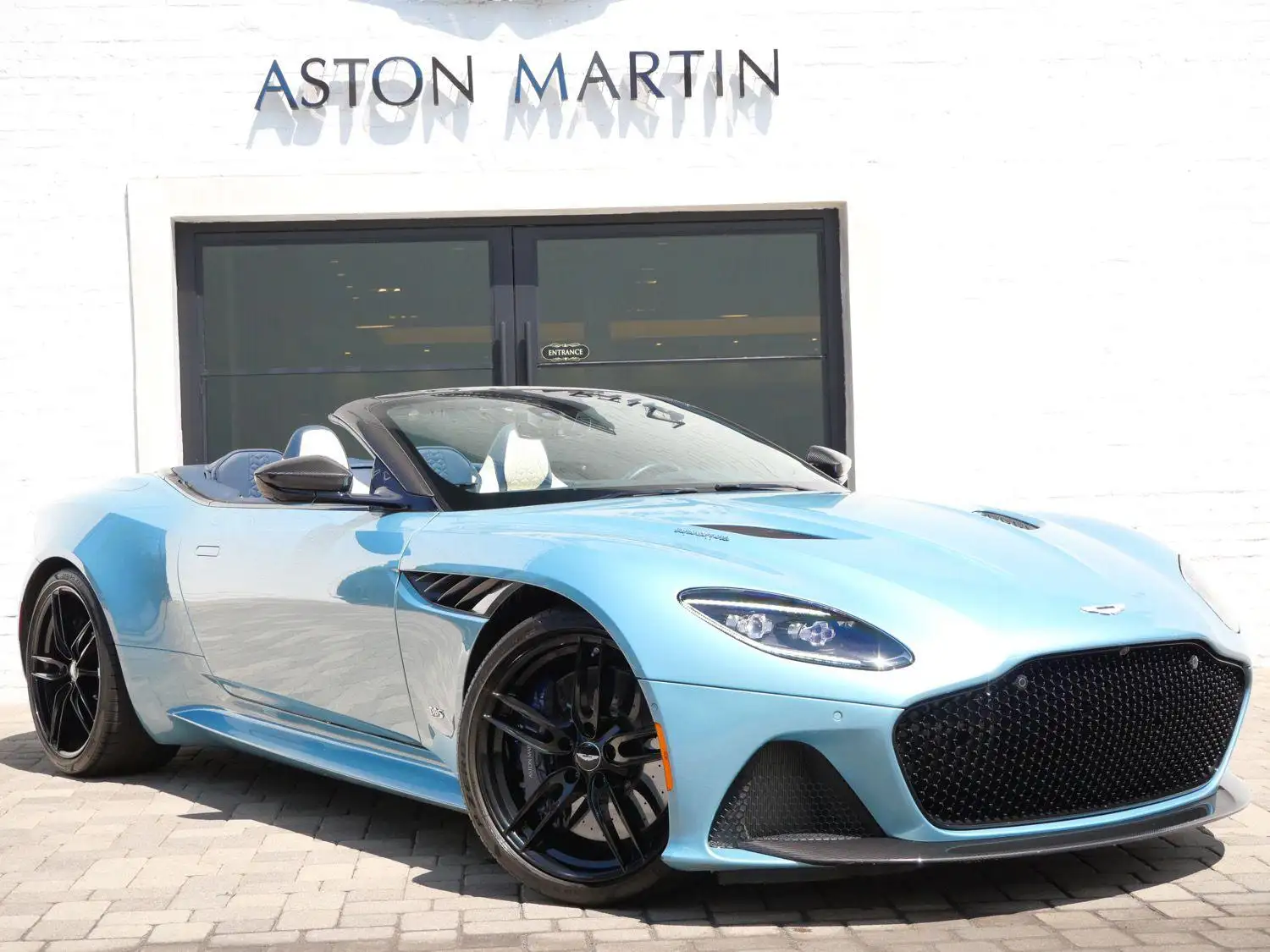 2020 Aston Martin DBS Superleggera 5.2 V12 Volante's photo