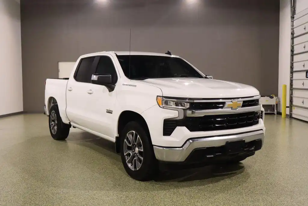 2024 Chevrolet Silverado 1500 LT Crew Cab Short Box's photo