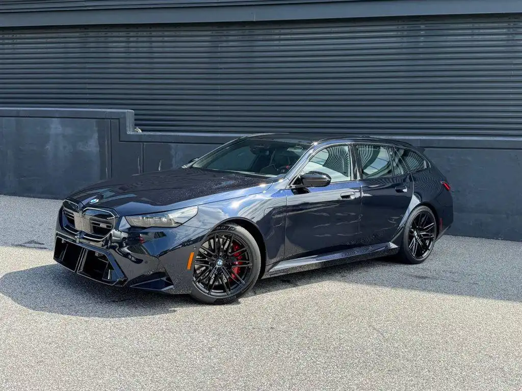 2027 BMW M5 M5 Touring's photo