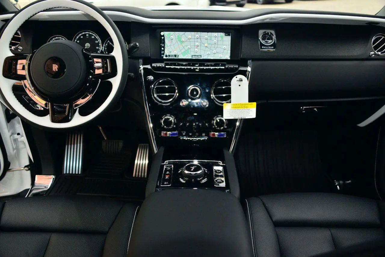 2023 Rolls-Royce Cullinan Base photo 4