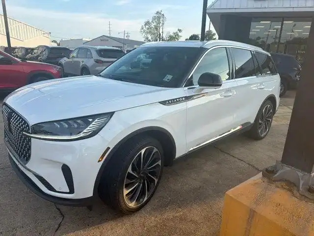 2026 Lincoln Aviator Reserve RWD's photo