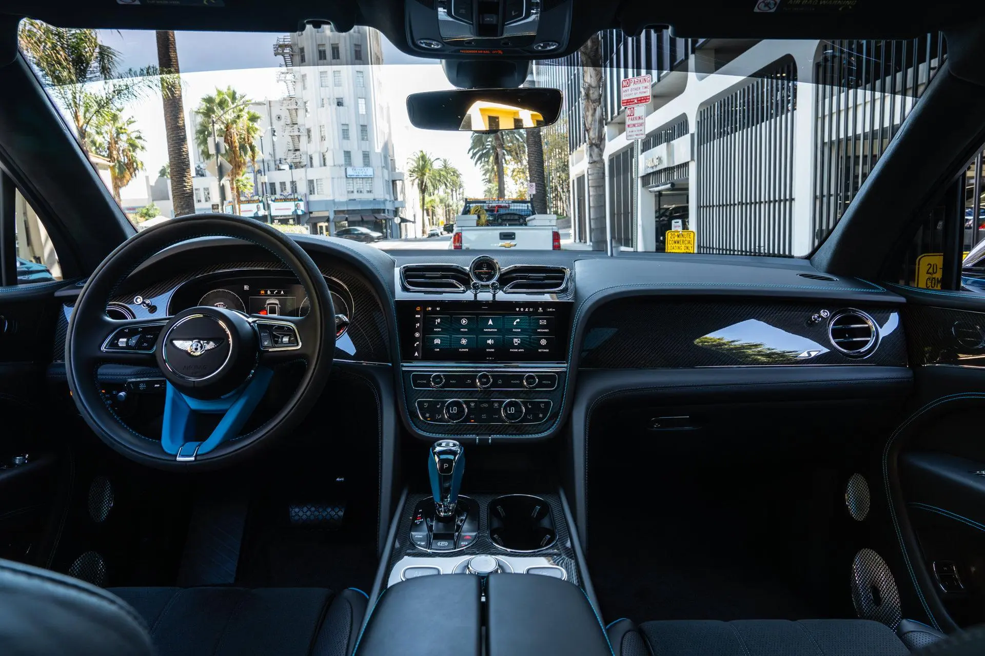 2023 Bentley Bentayga V8 S photo 4