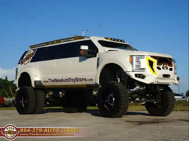 2002 Ford Excursion Limited 5.4L's photo