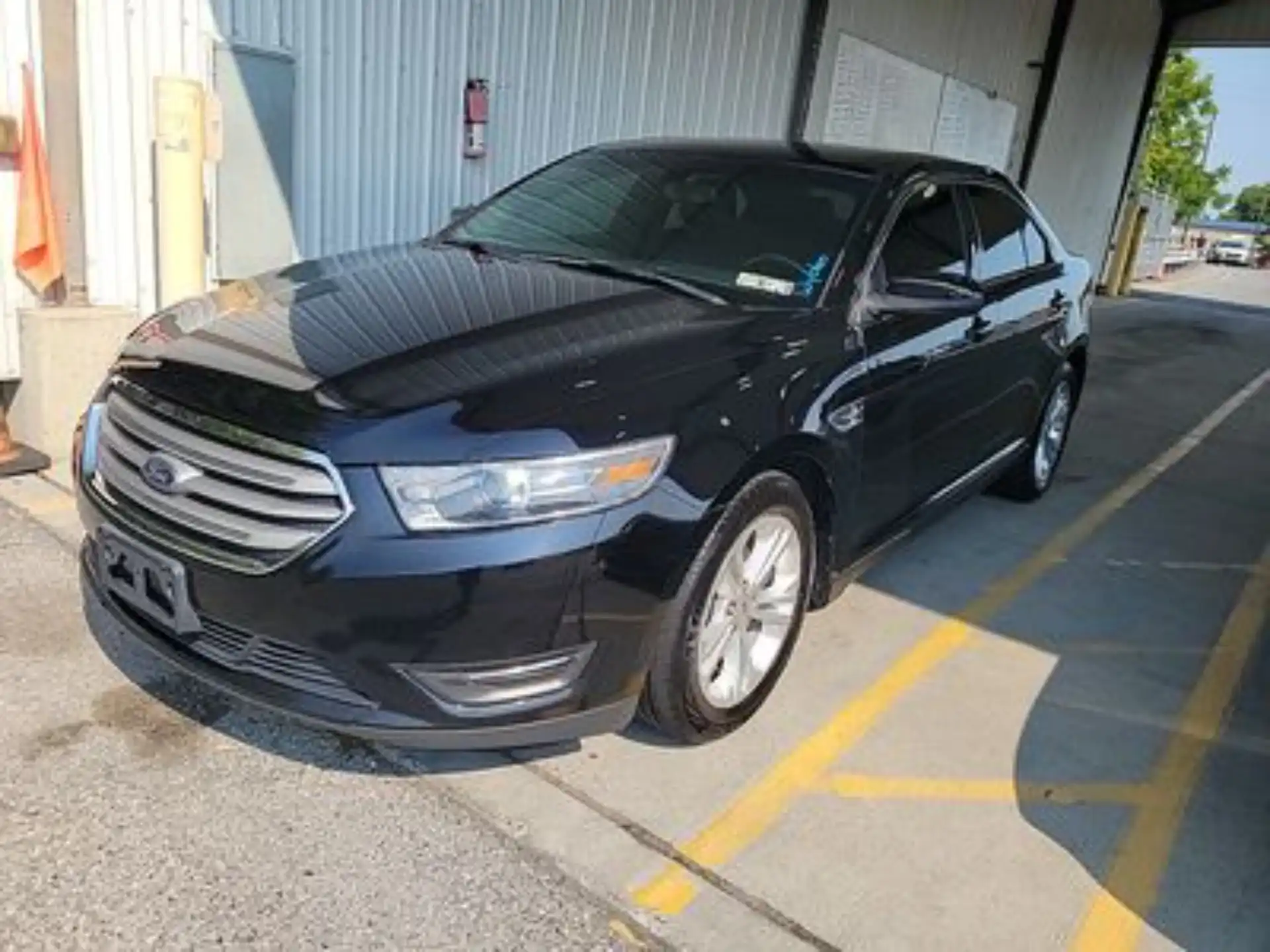 2017 Ford Taurus SEL FWD's photo