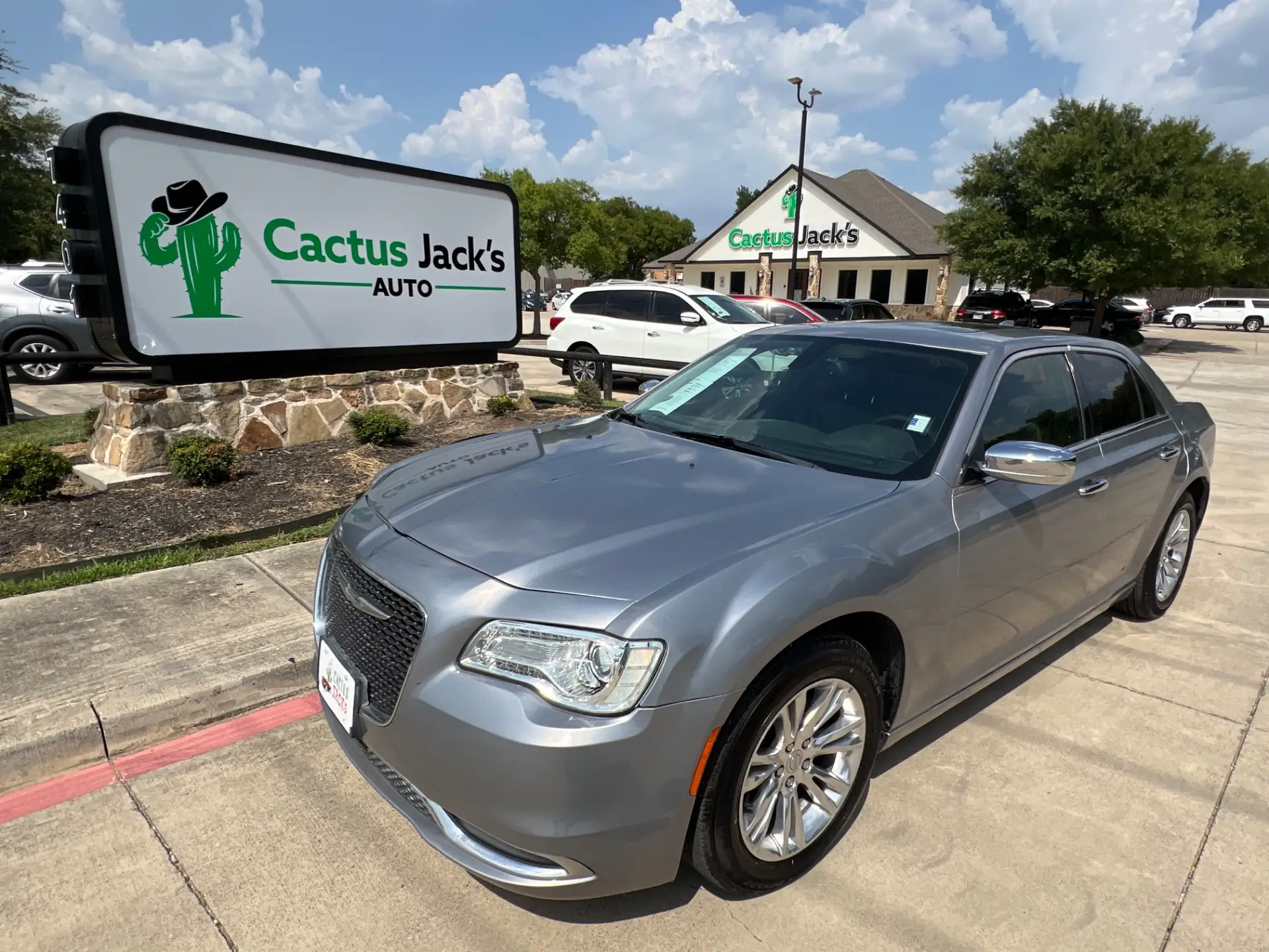 2016 Chrysler 300 C photo 1