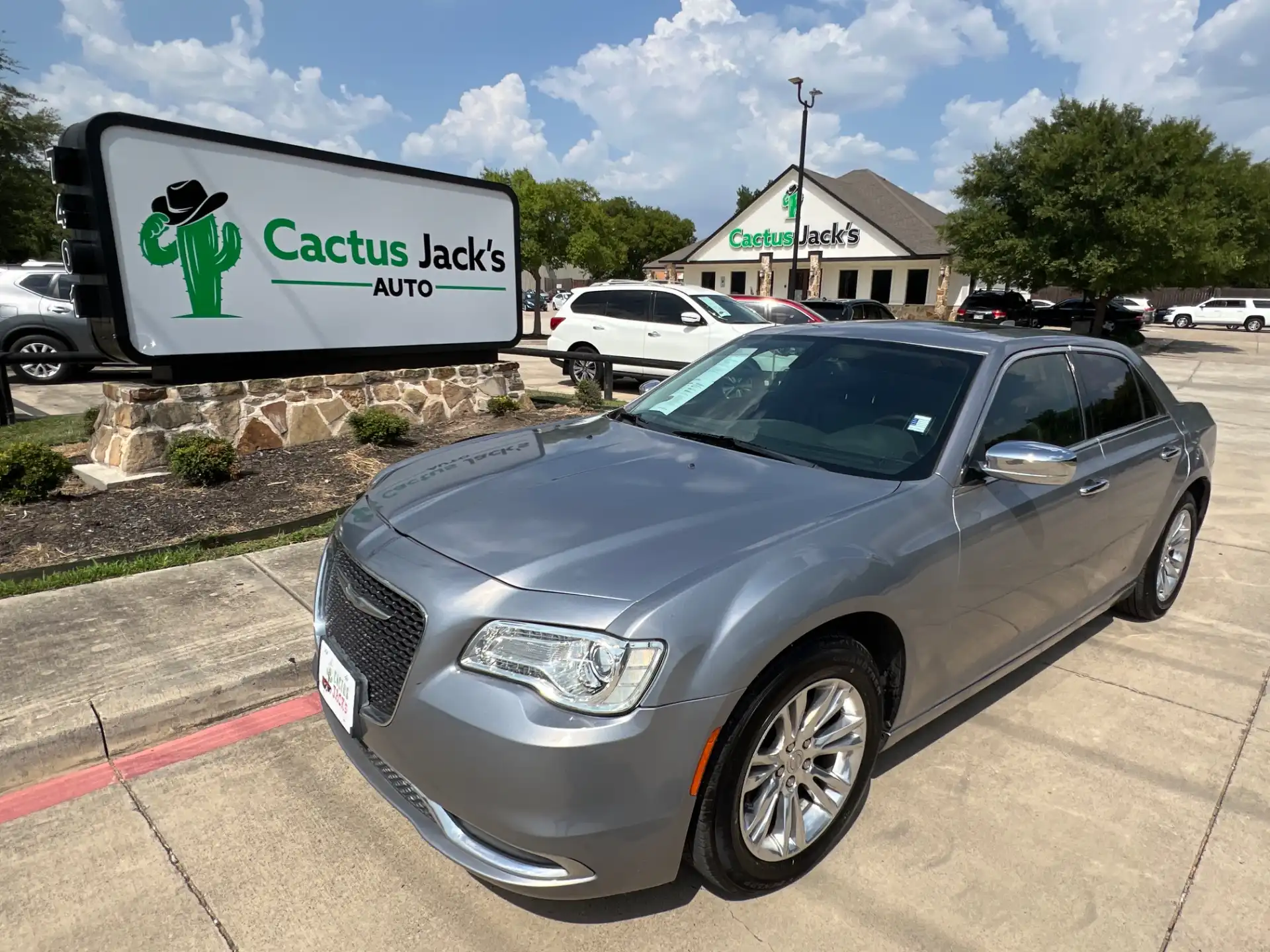 2016 Chrysler 300 C's photo