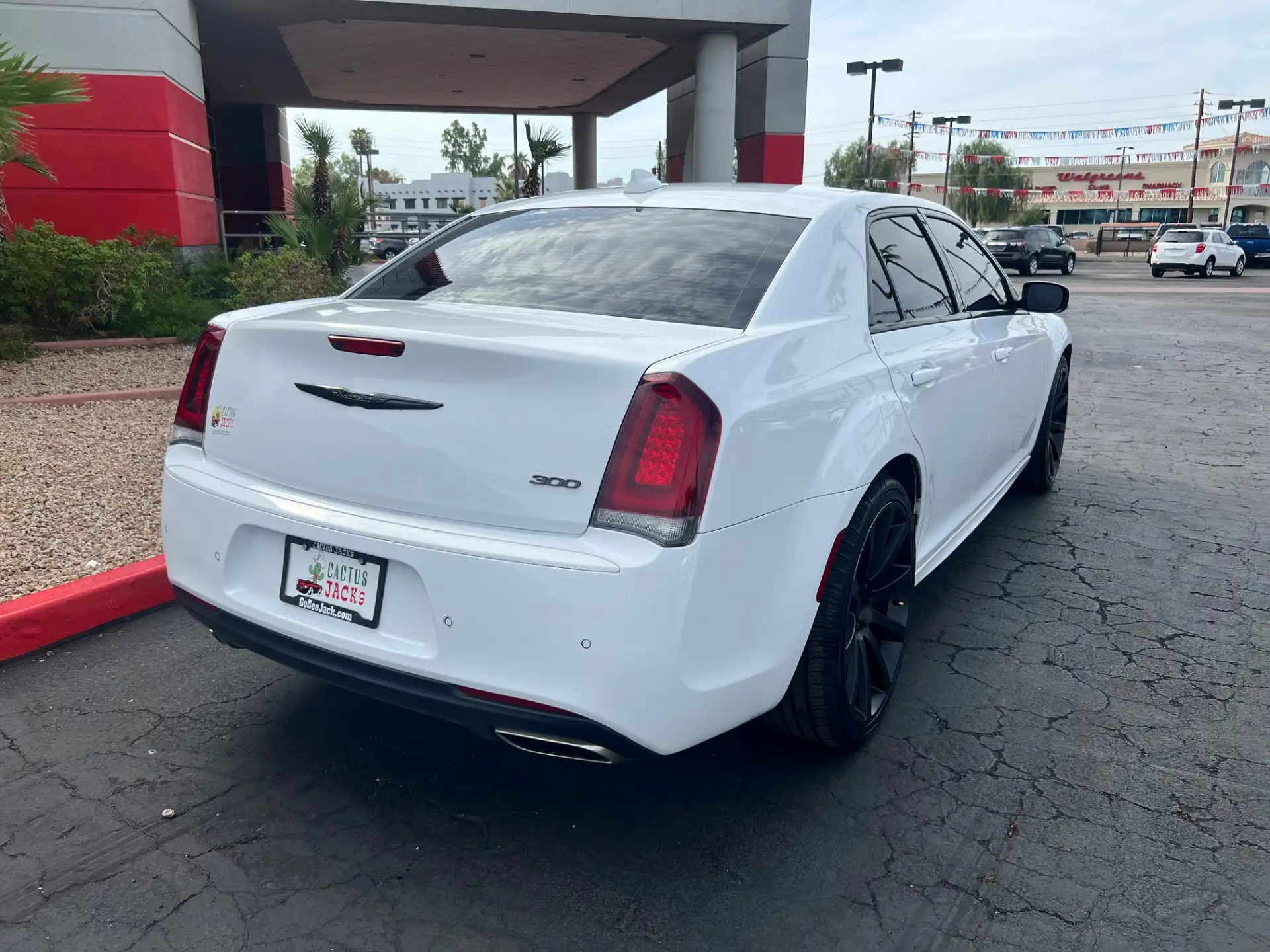 2021 Chrysler 300 Touring L RWD's photo