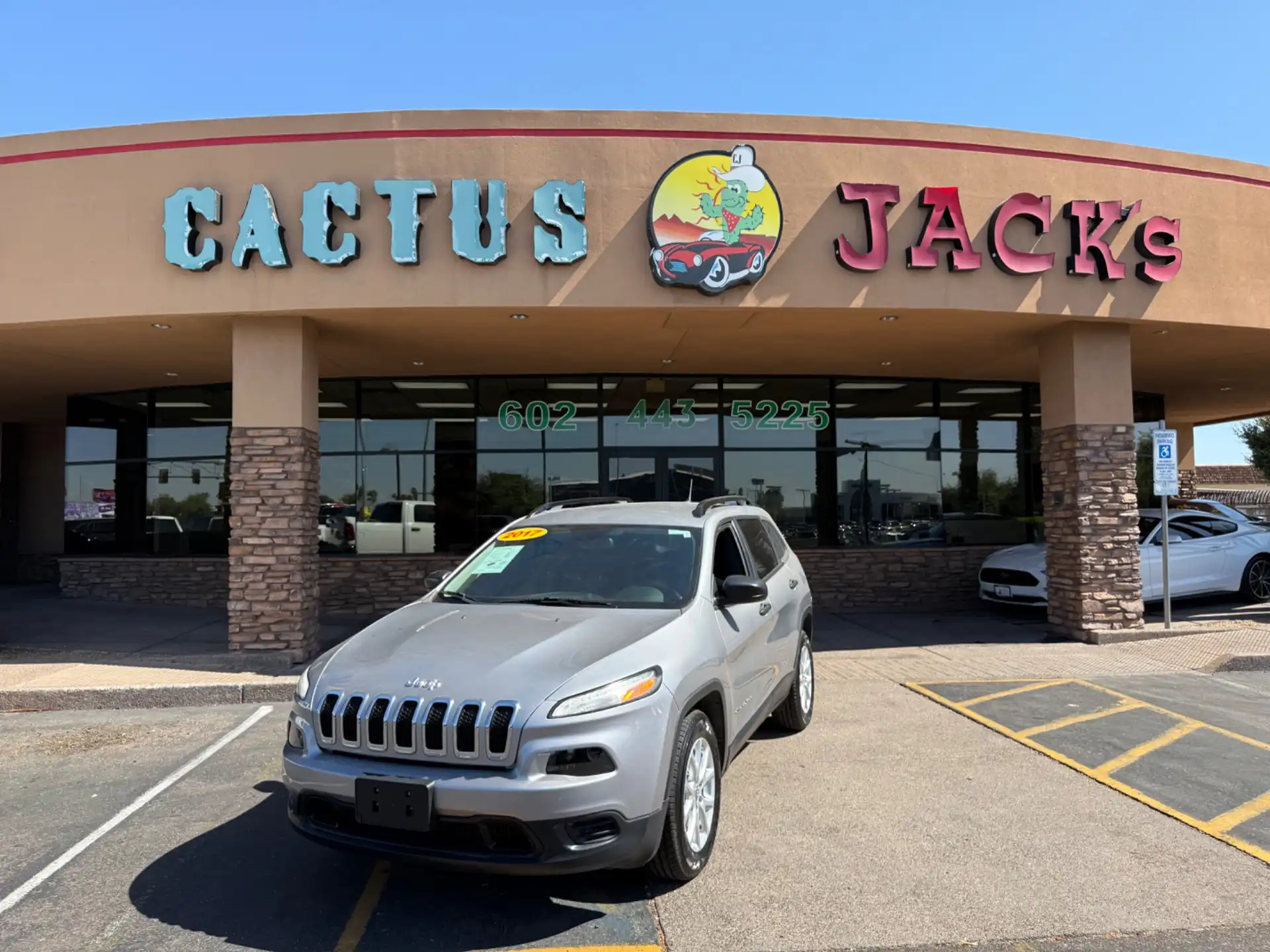 2017 Jeep Cherokee Sport's photo