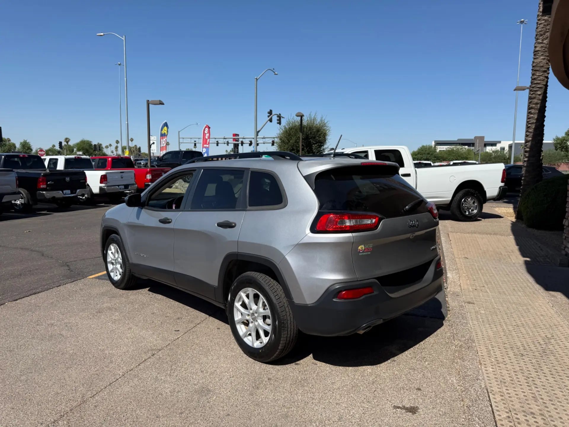 2017 Jeep Cherokee Sport photo 4