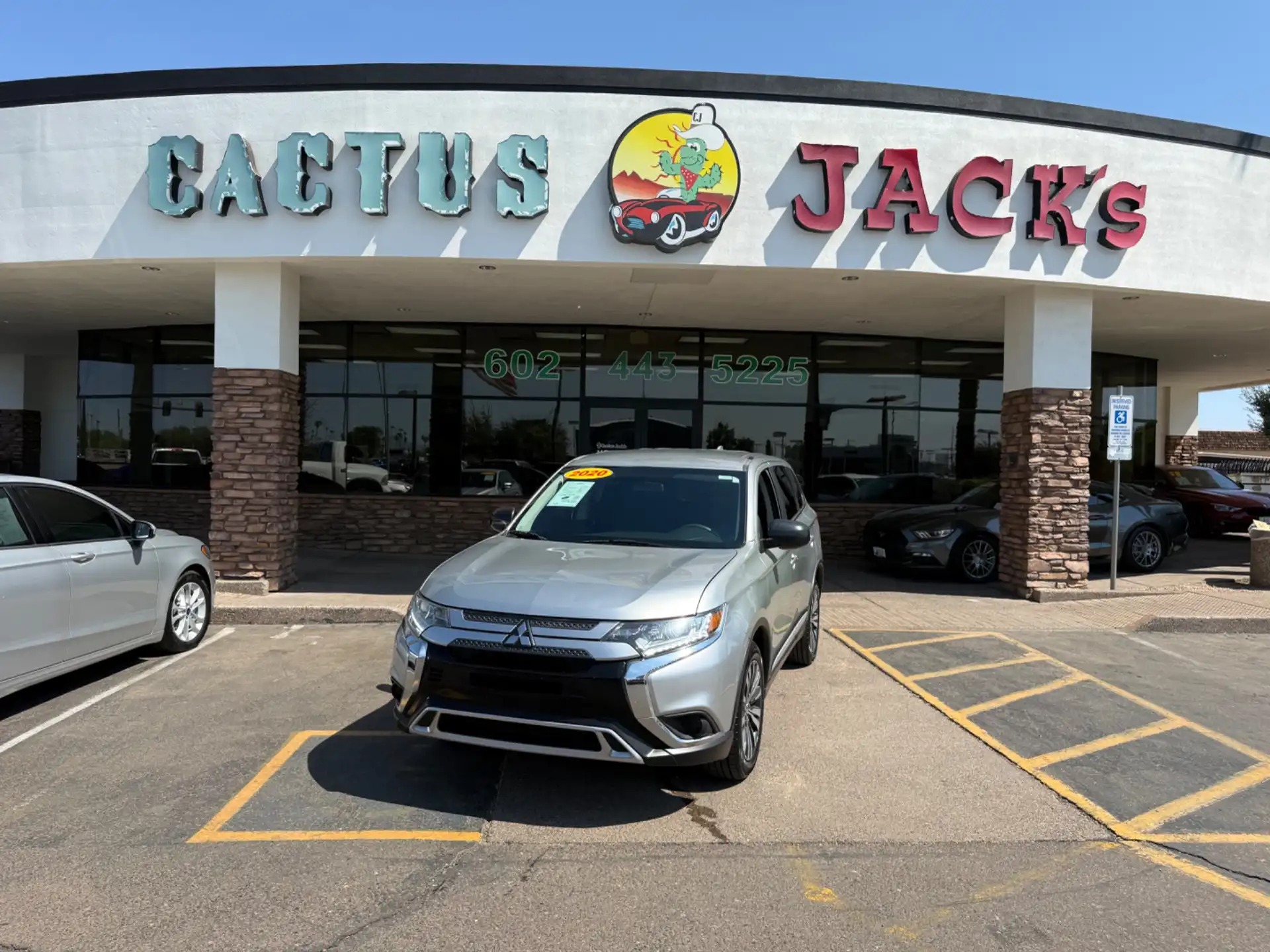 2020 Mitsubishi Outlander ES S-AWC's photo