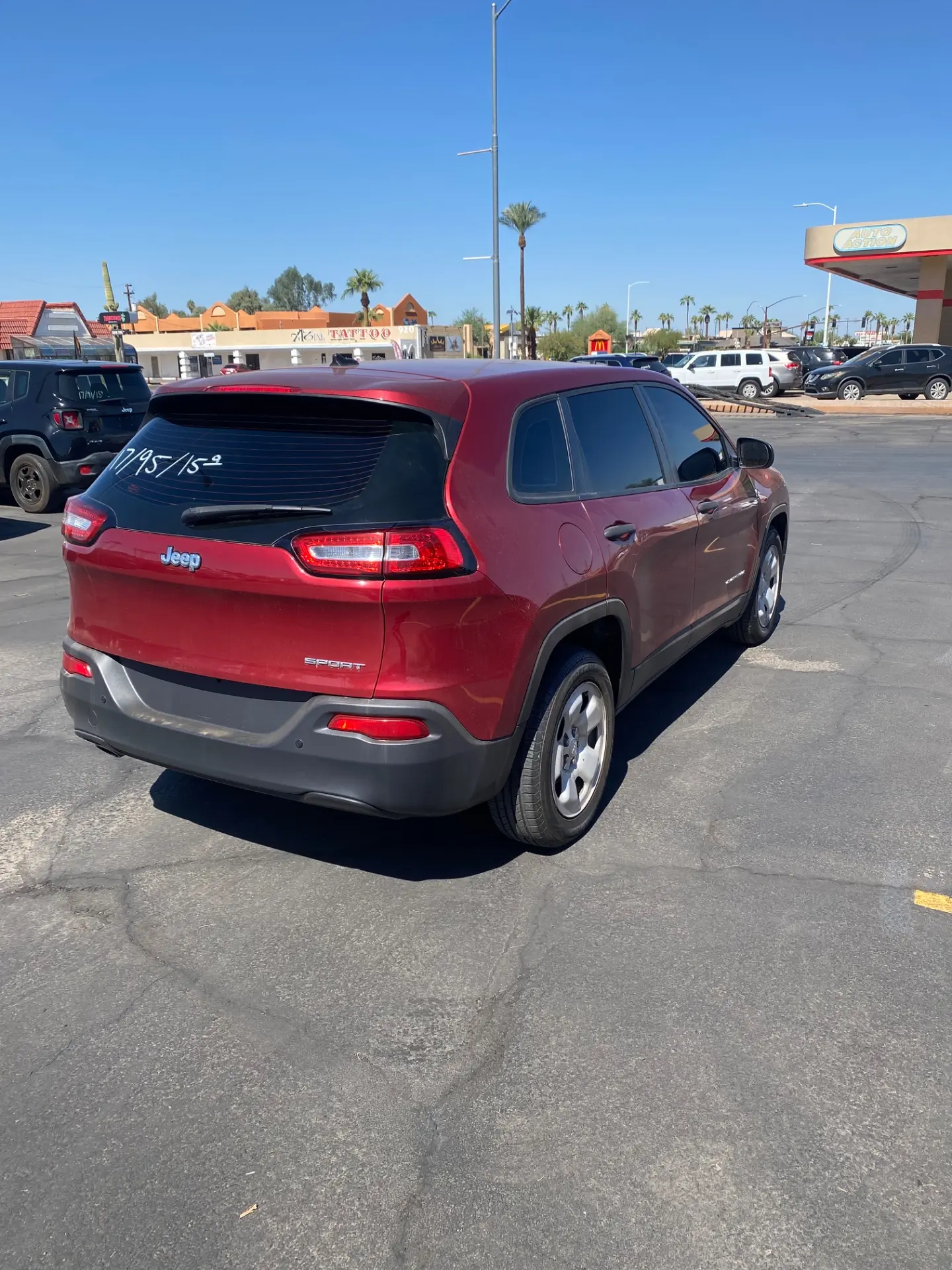 2017 Jeep Cherokee Sport photo 4