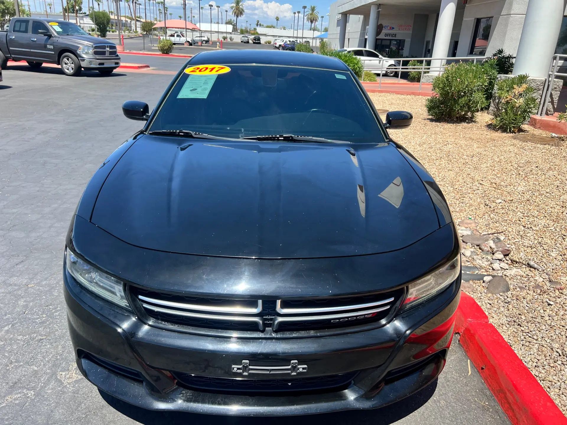 2017 Dodge Charger SE photo 4