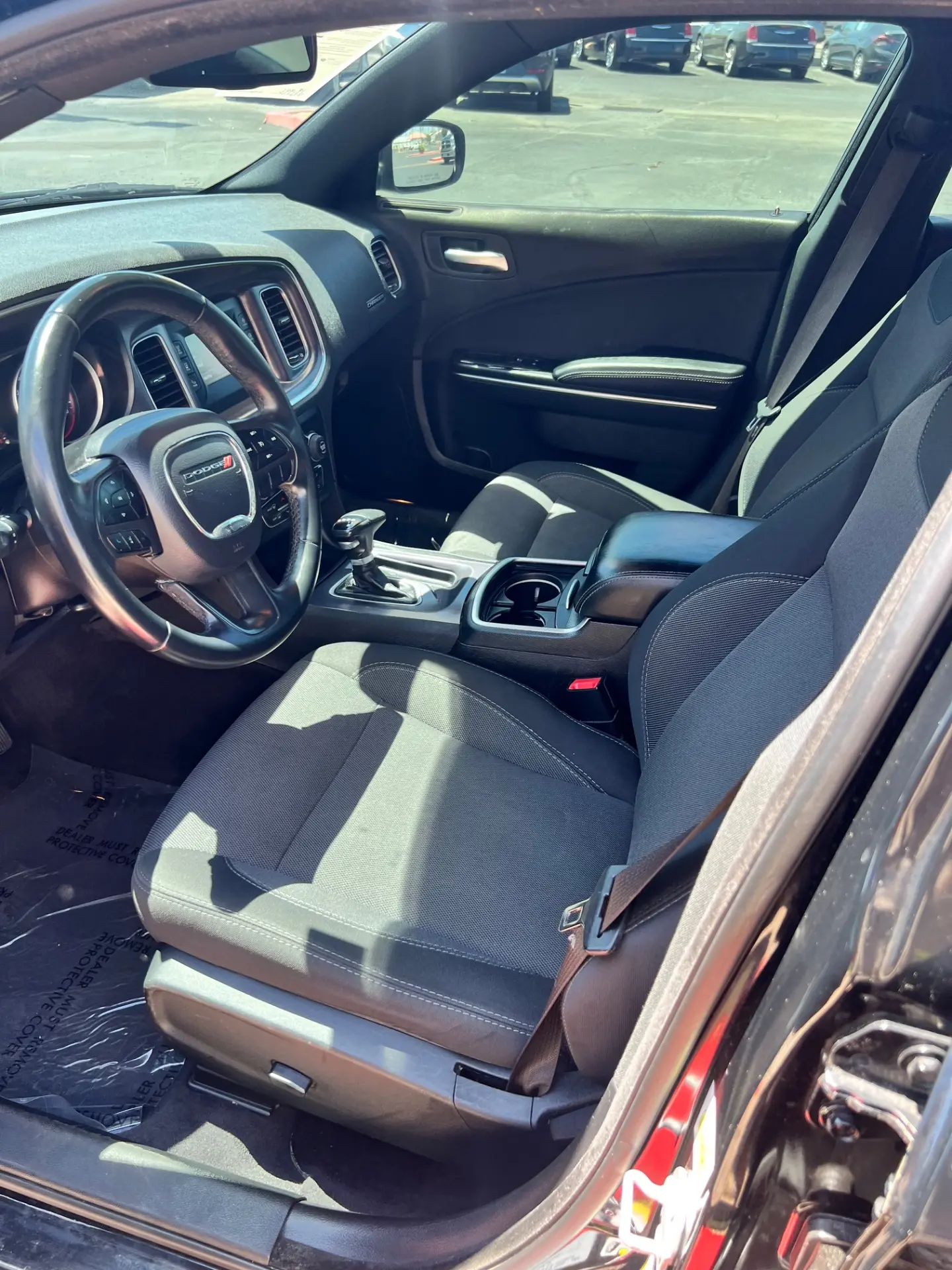 2017 Dodge Charger SE photo 5