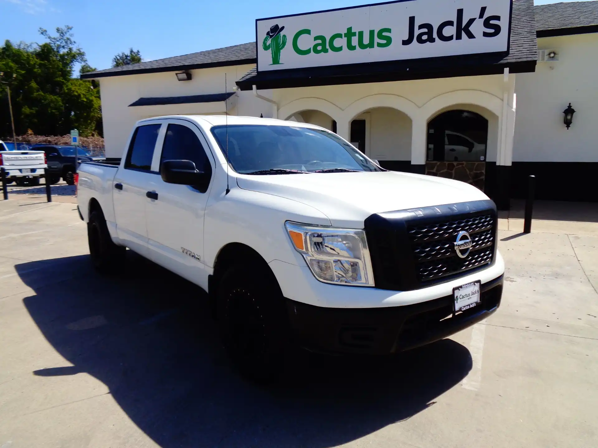 2017 Nissan Titan S 4WD Crew Cab's photo