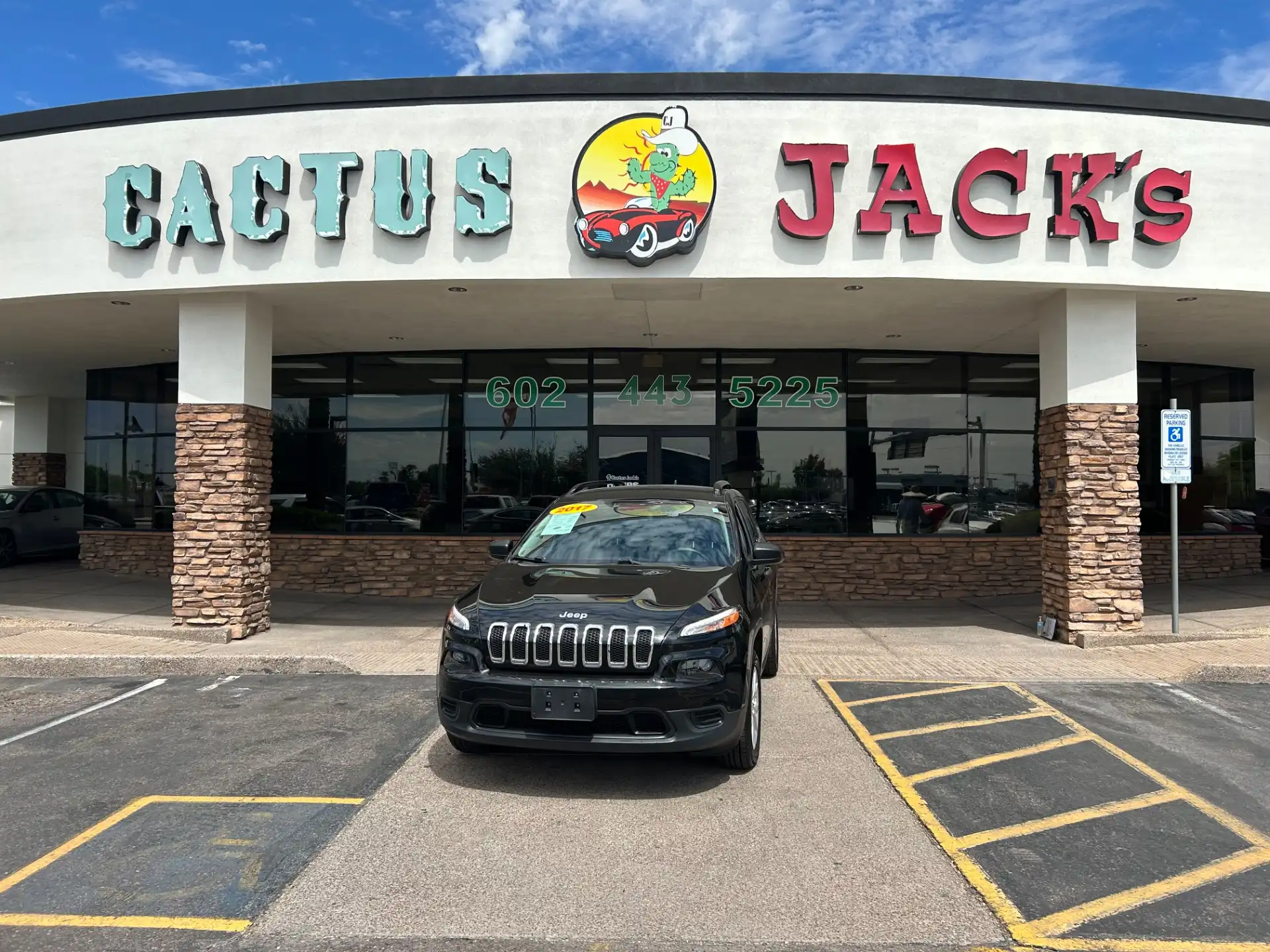 2017 Jeep Cherokee Sport's photo