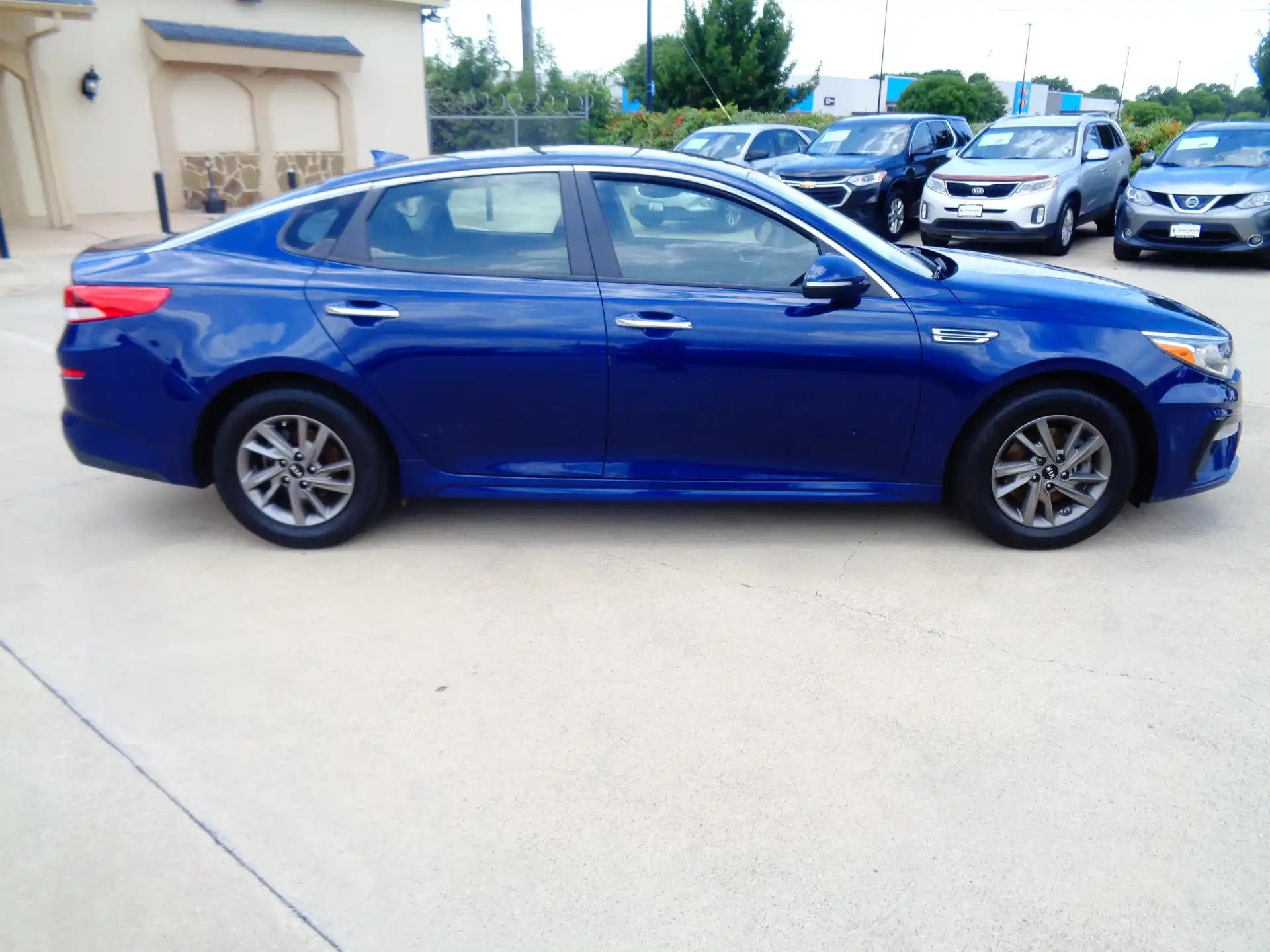 2020 Kia Optima LX AT's photo