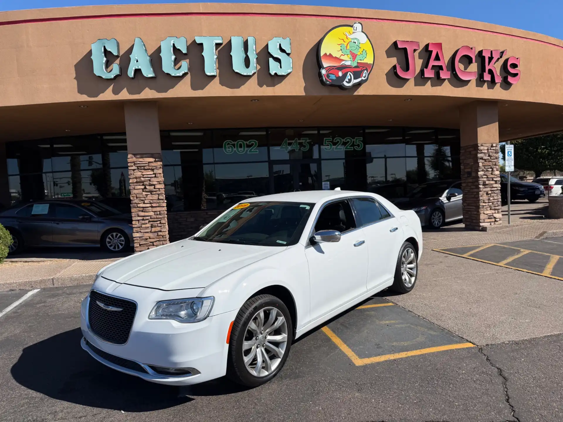 2019 Chrysler 300 Limited's photo
