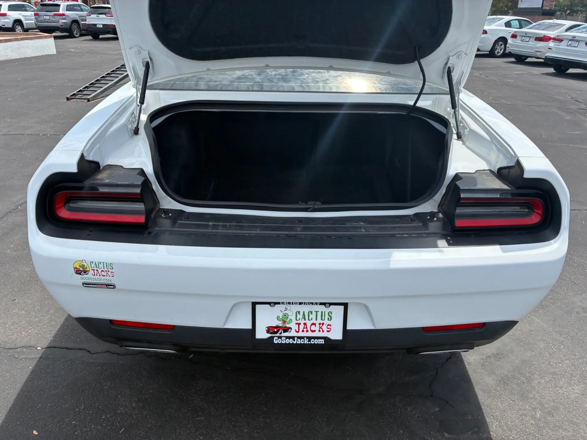 2018 Dodge Challenger SXT photo 5