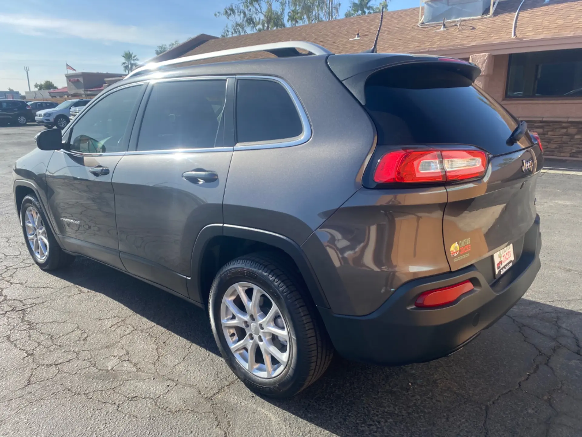 2018 Jeep Cherokee Latitude Plus photo 3