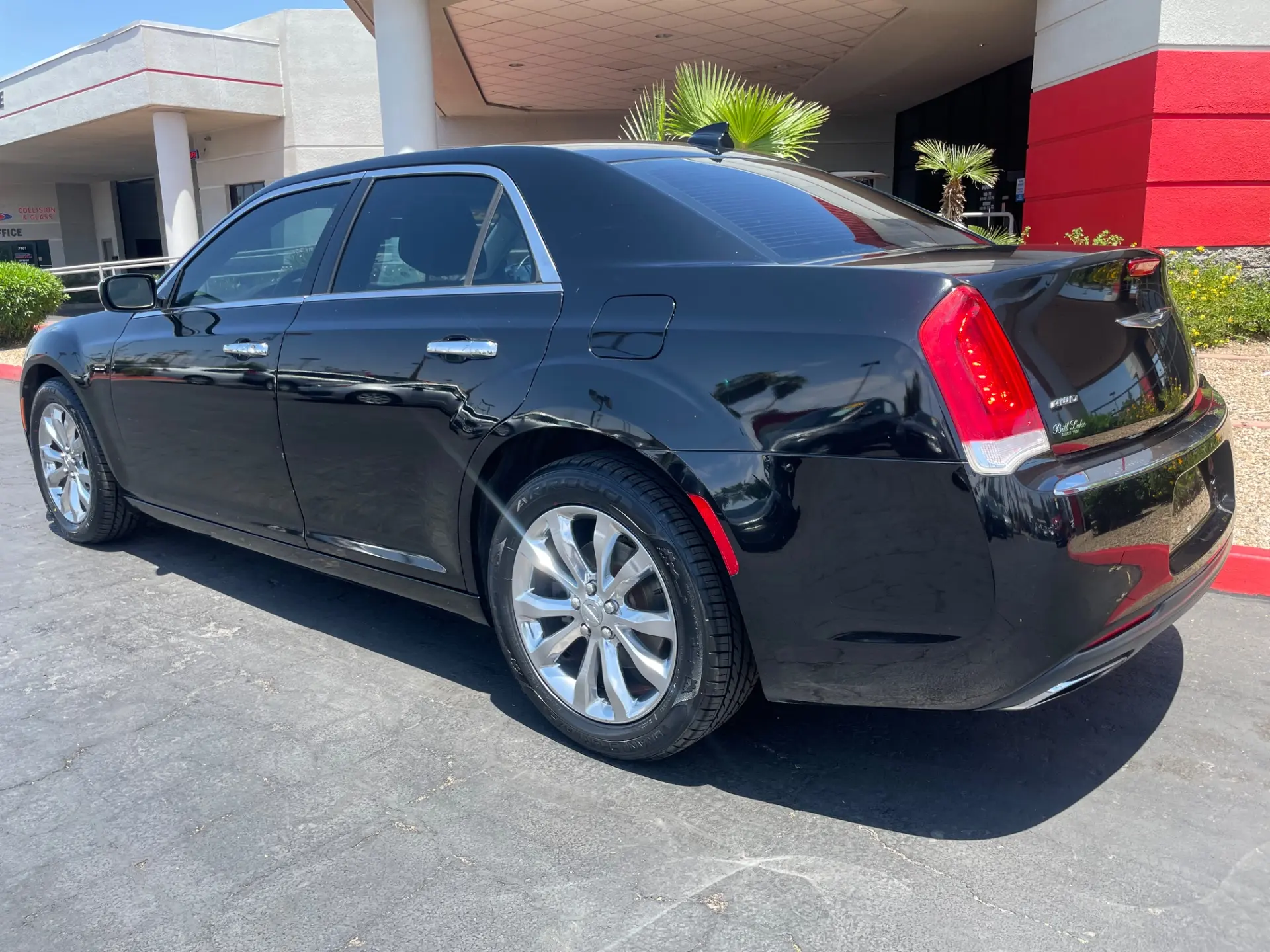 2017 Chrysler 300 C AWD photo 4