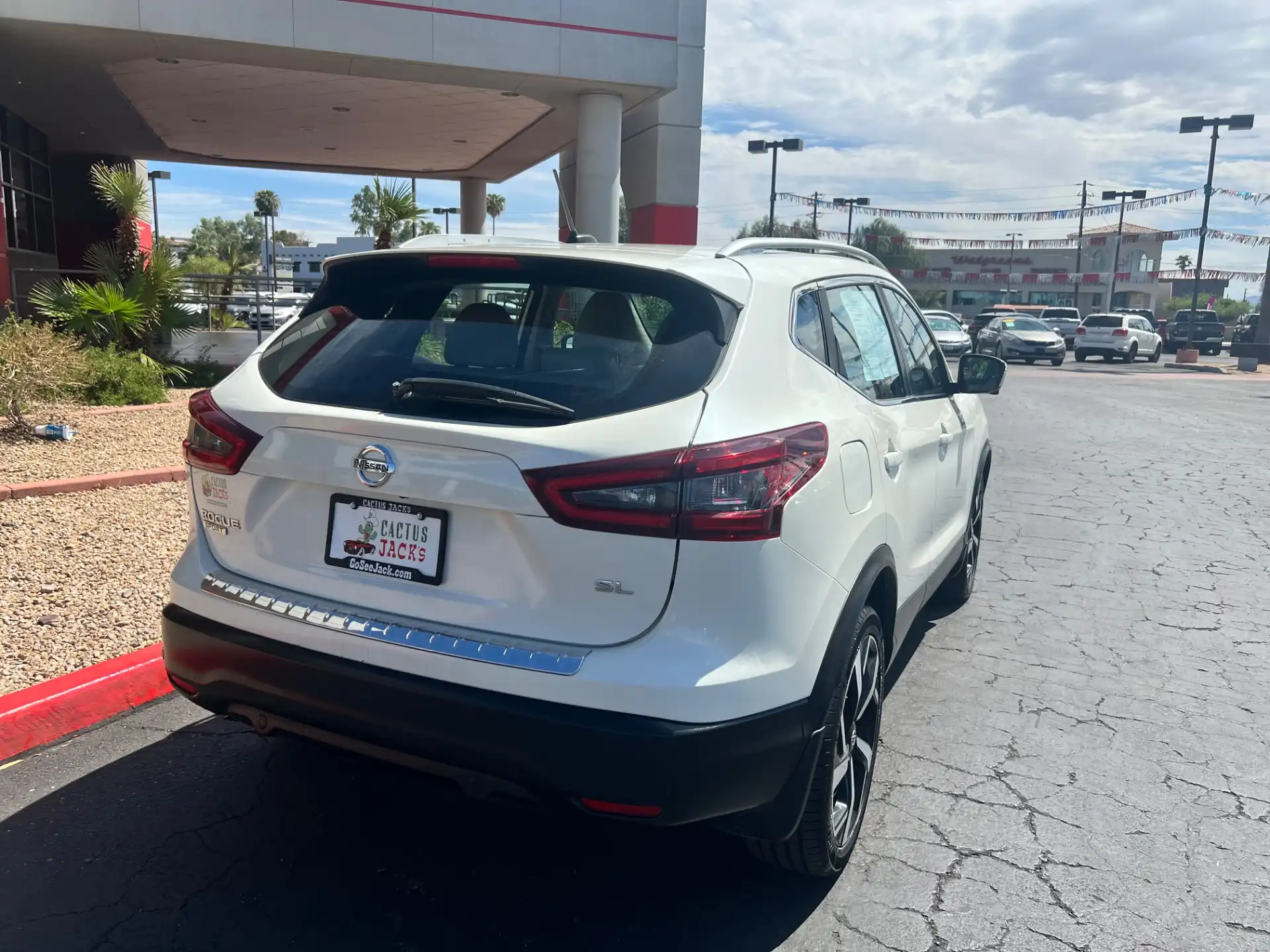 2020 Nissan Rogue Sport SL FWD's photo