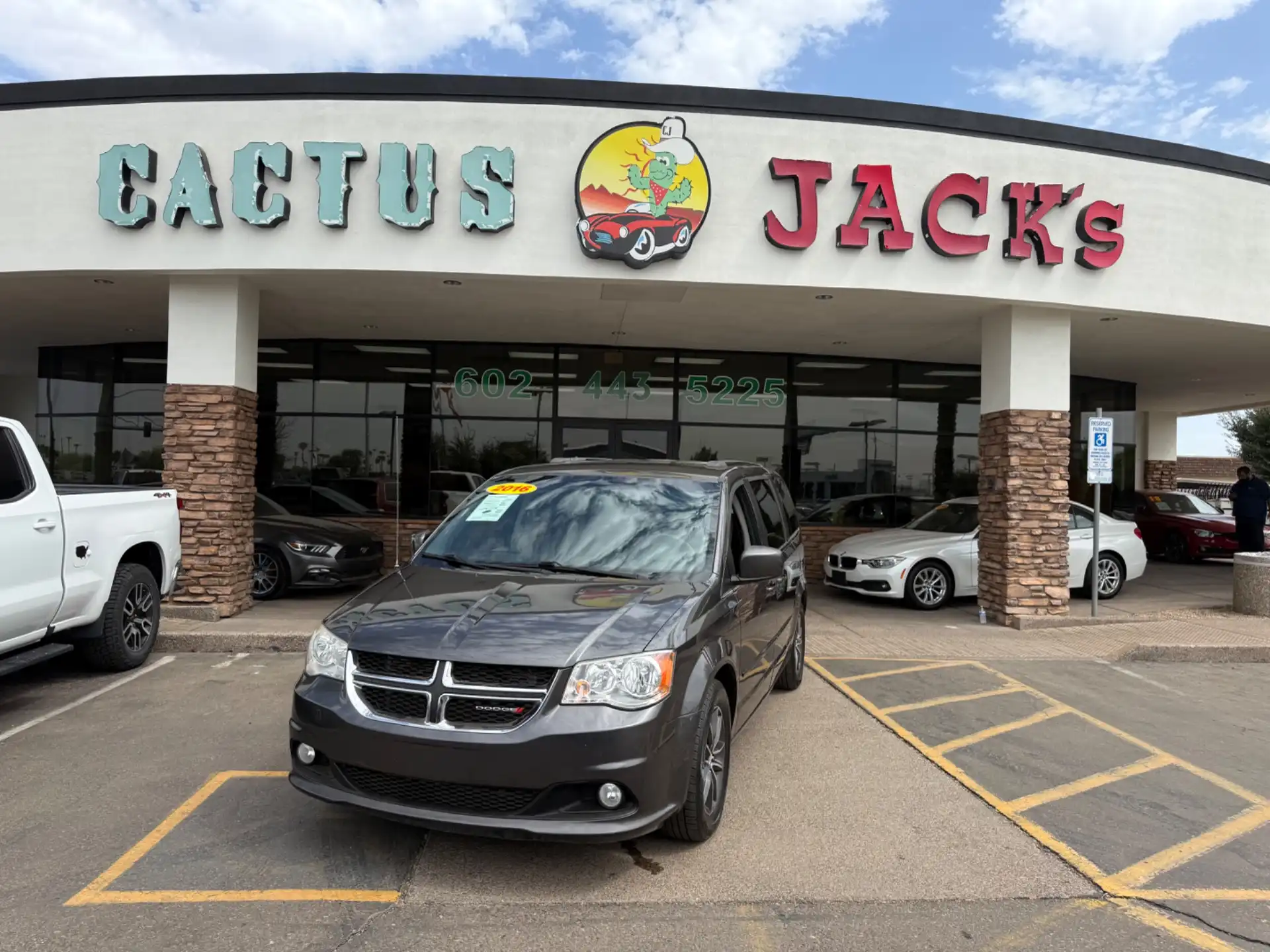 2016 Dodge Grand Caravan SXT Plus's photo