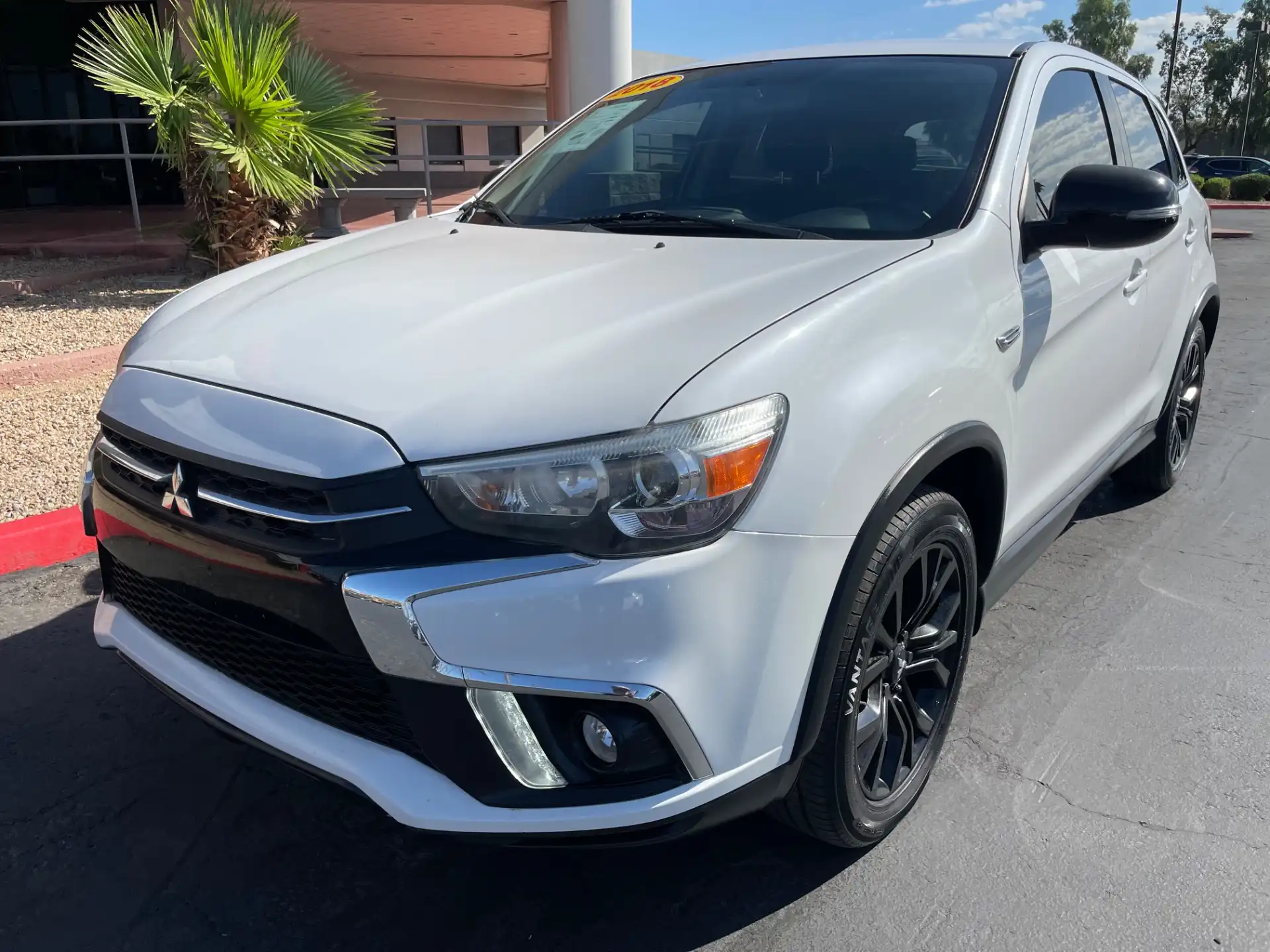 2018 Mitsubishi Outlander Sport 2.0 LE FWD CVT's photo