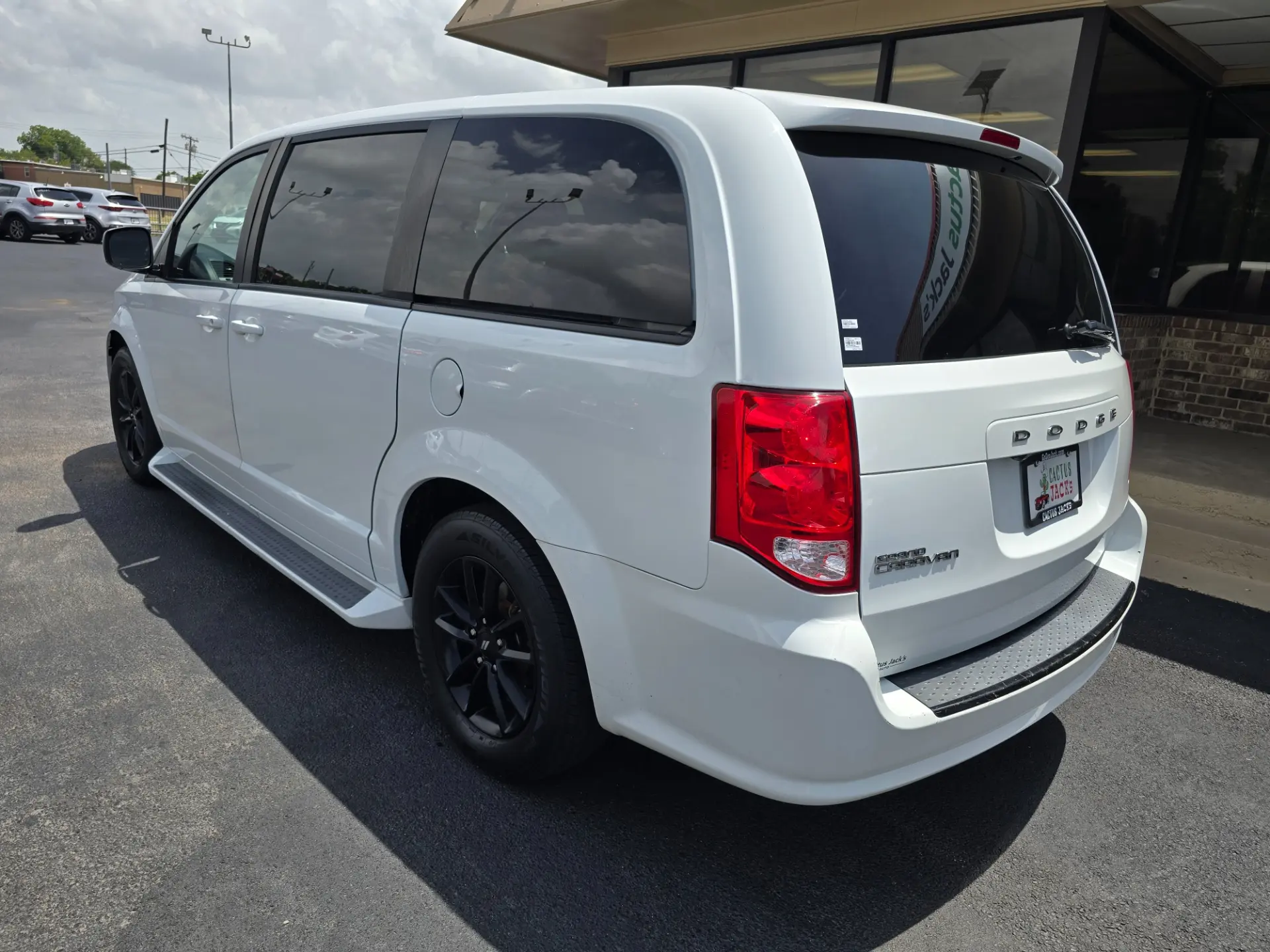 2019 Dodge Grand Caravan SXT photo 3