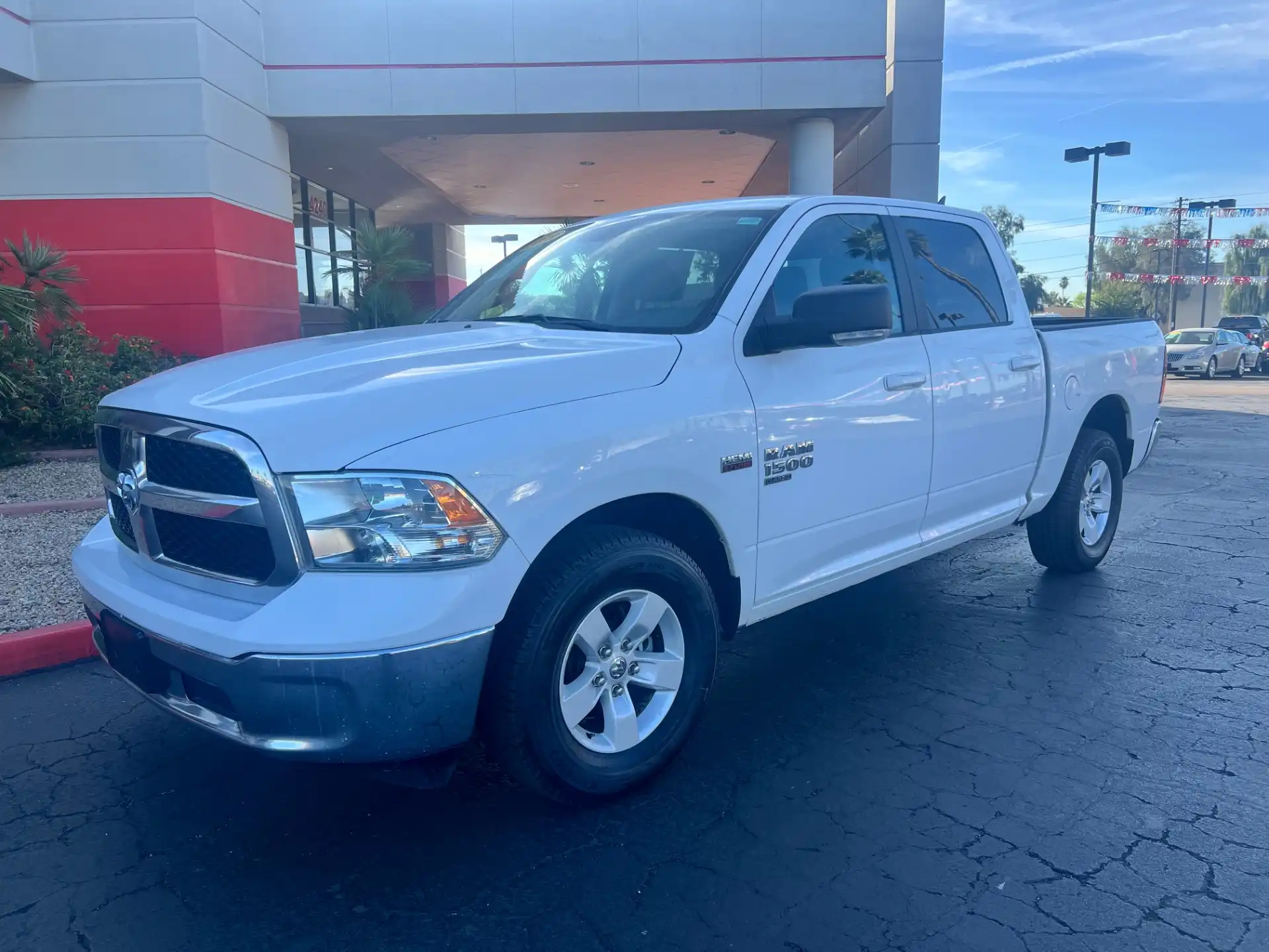 2019 RAM 1500 Classic SLT Crew Cab 5'7" (Fleet)'s photo