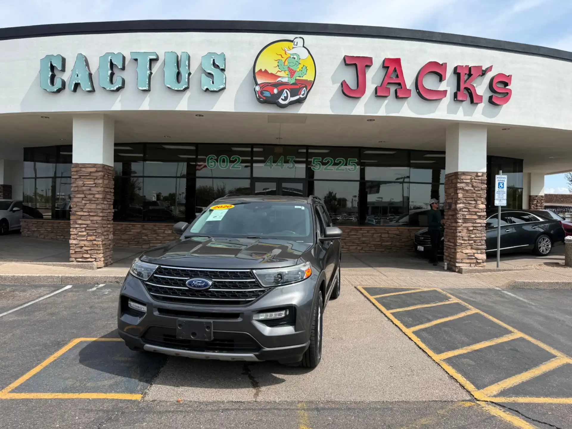 2020 Ford Explorer XLT RWD's photo