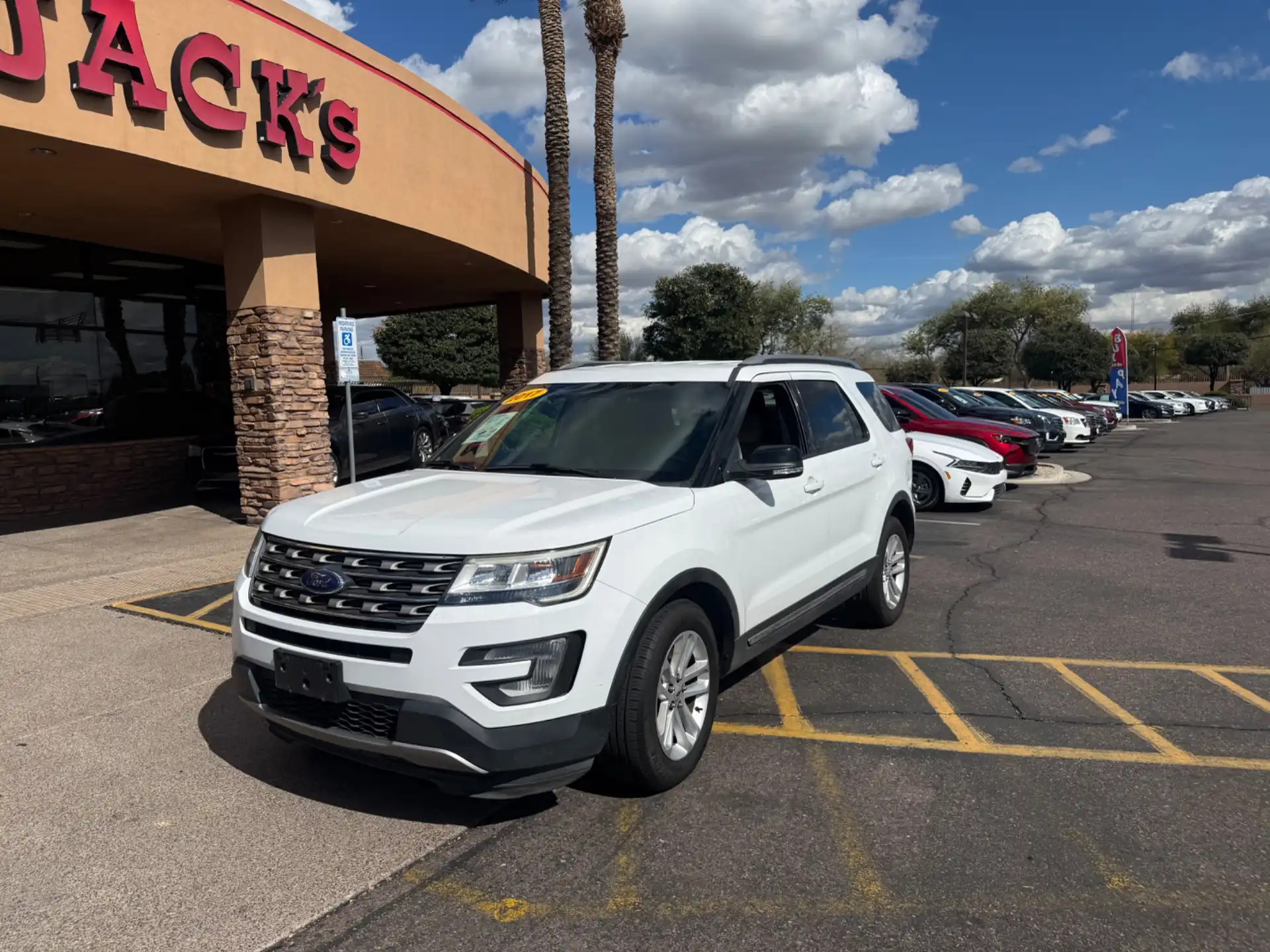2017 Ford Explorer XLT FWD's photo
