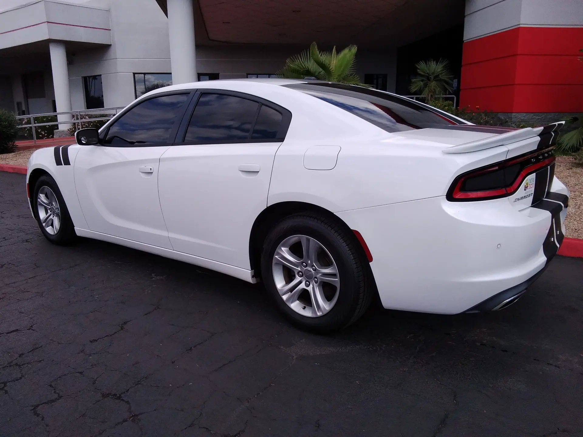 2015 Dodge Charger SE photo 4
