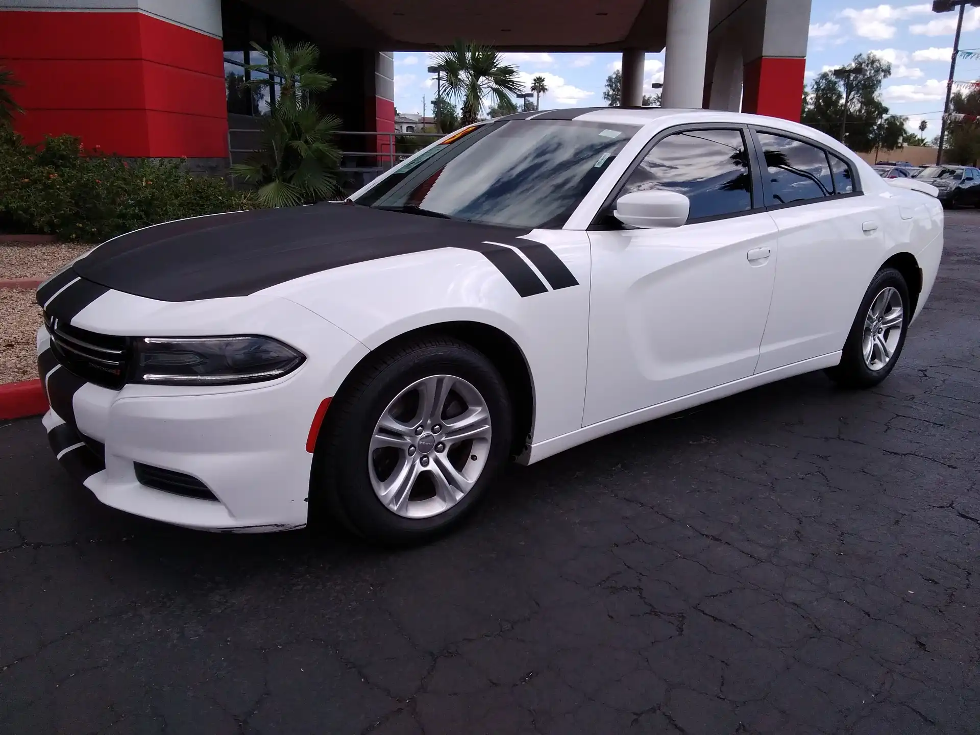 2015 Dodge Charger SE's photo