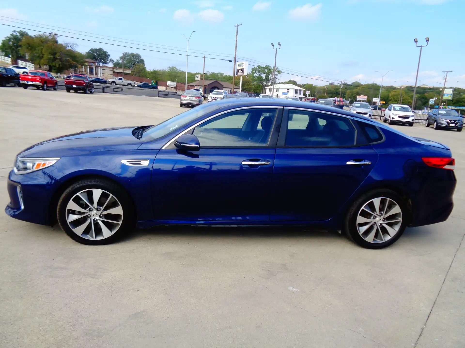 2018 Kia Optima S Auto's photo