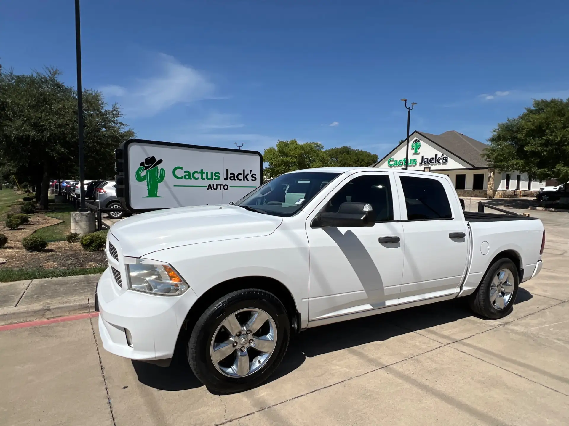 2014 RAM 1500 Express Crew Cab photo 1