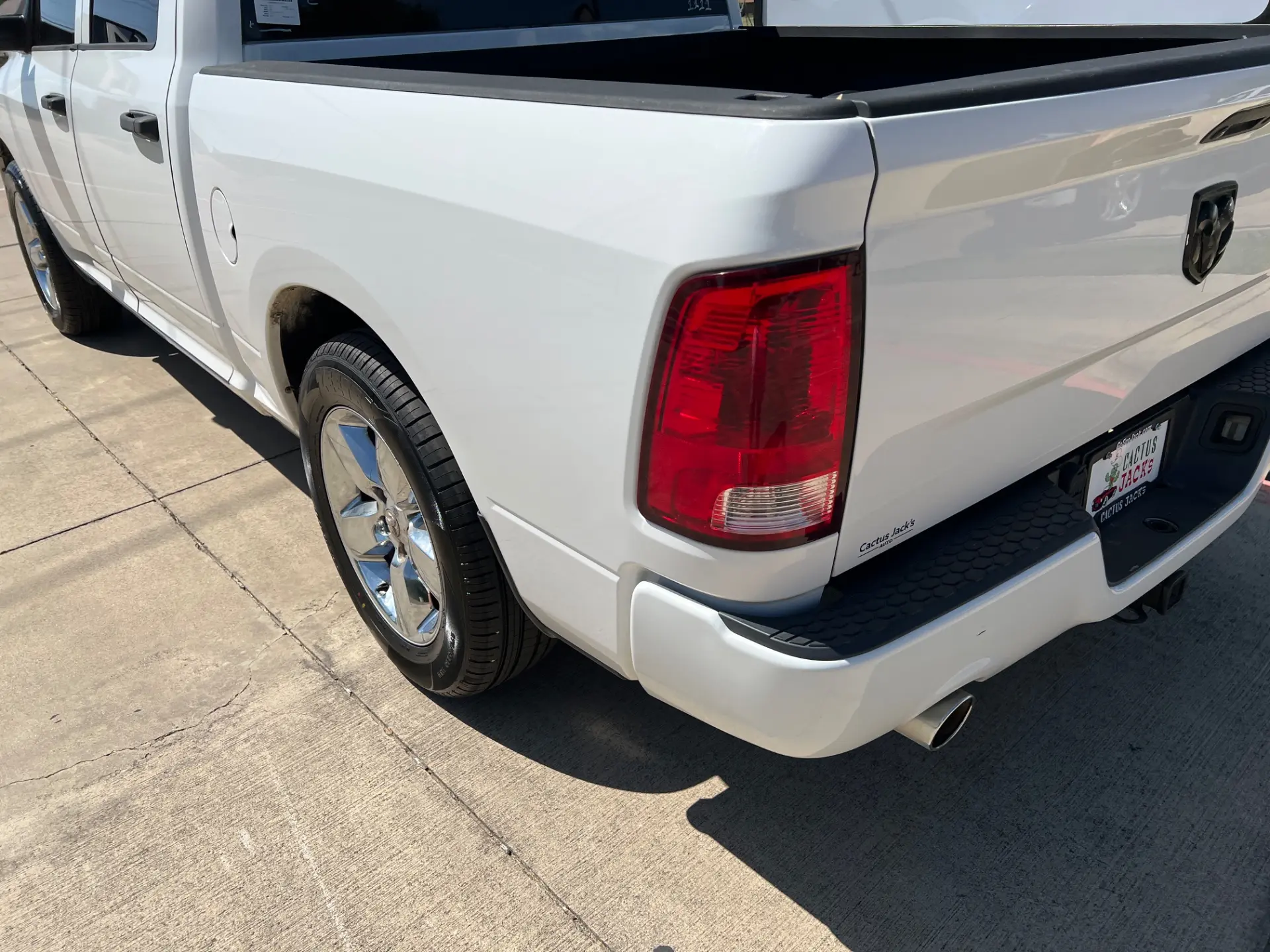 2014 RAM 1500 Express Crew Cab photo 3