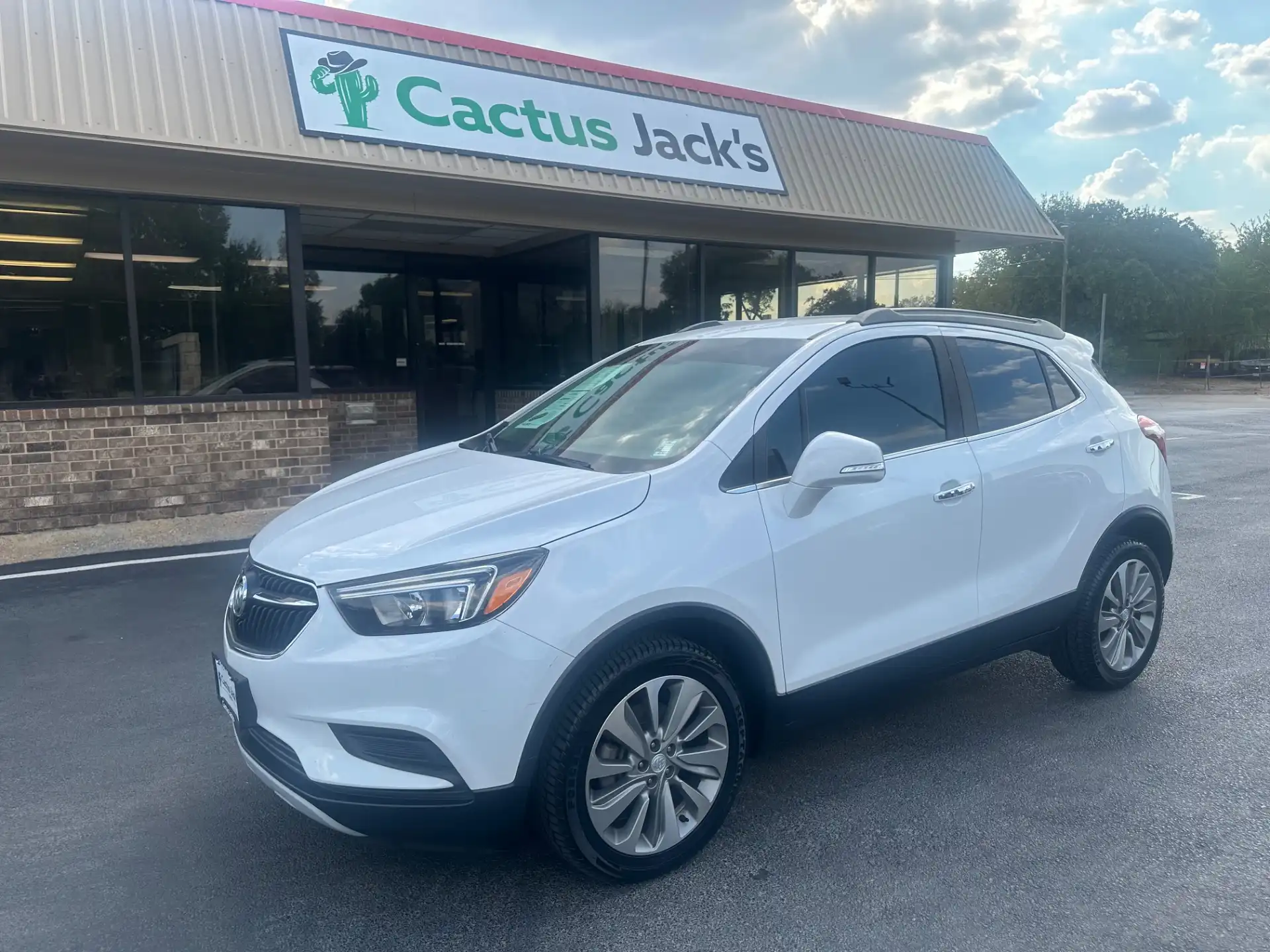 2019 Buick Encore Preferred's photo