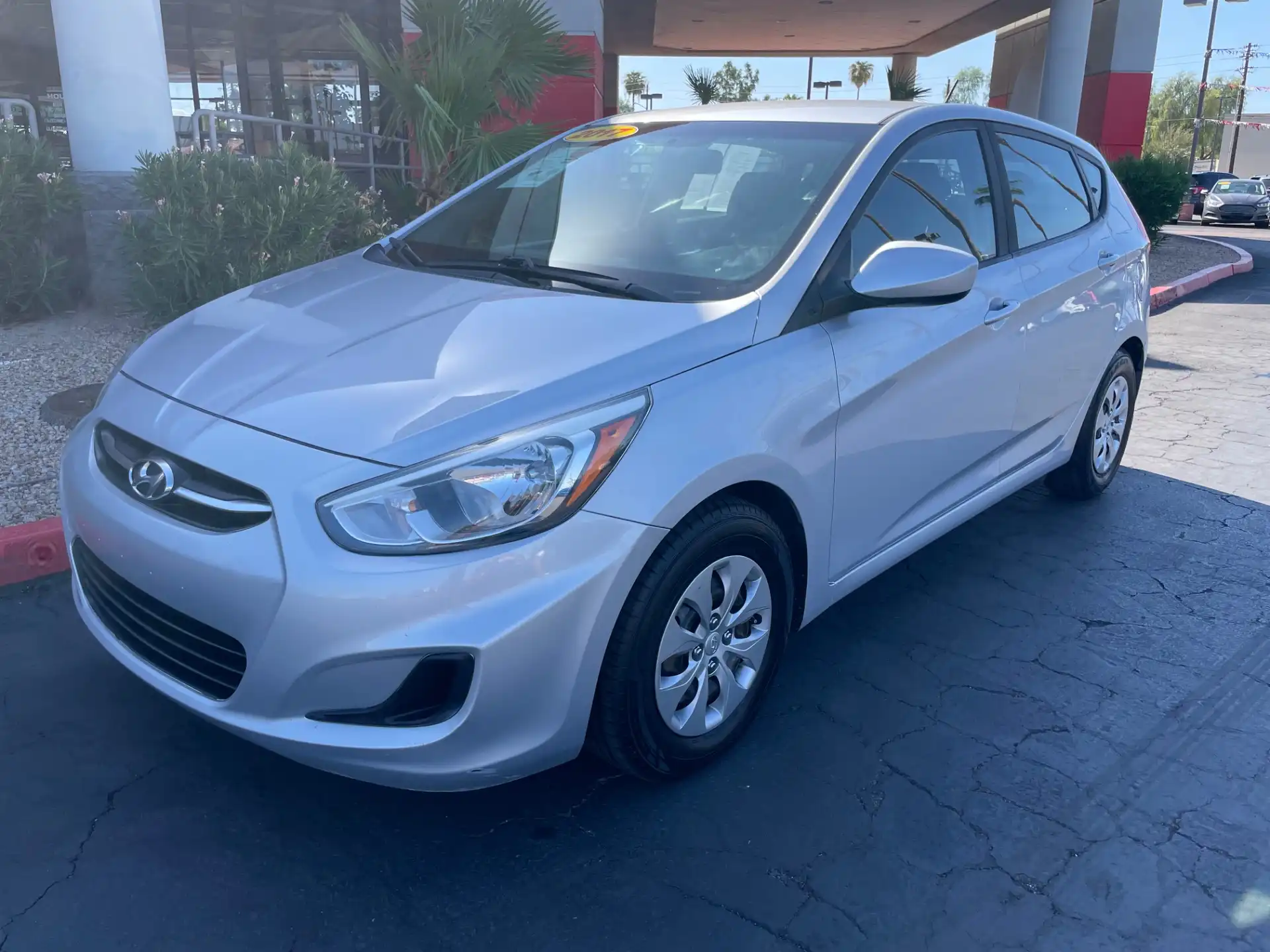 2017 Hyundai Accent SE 6AT 5-Door's photo