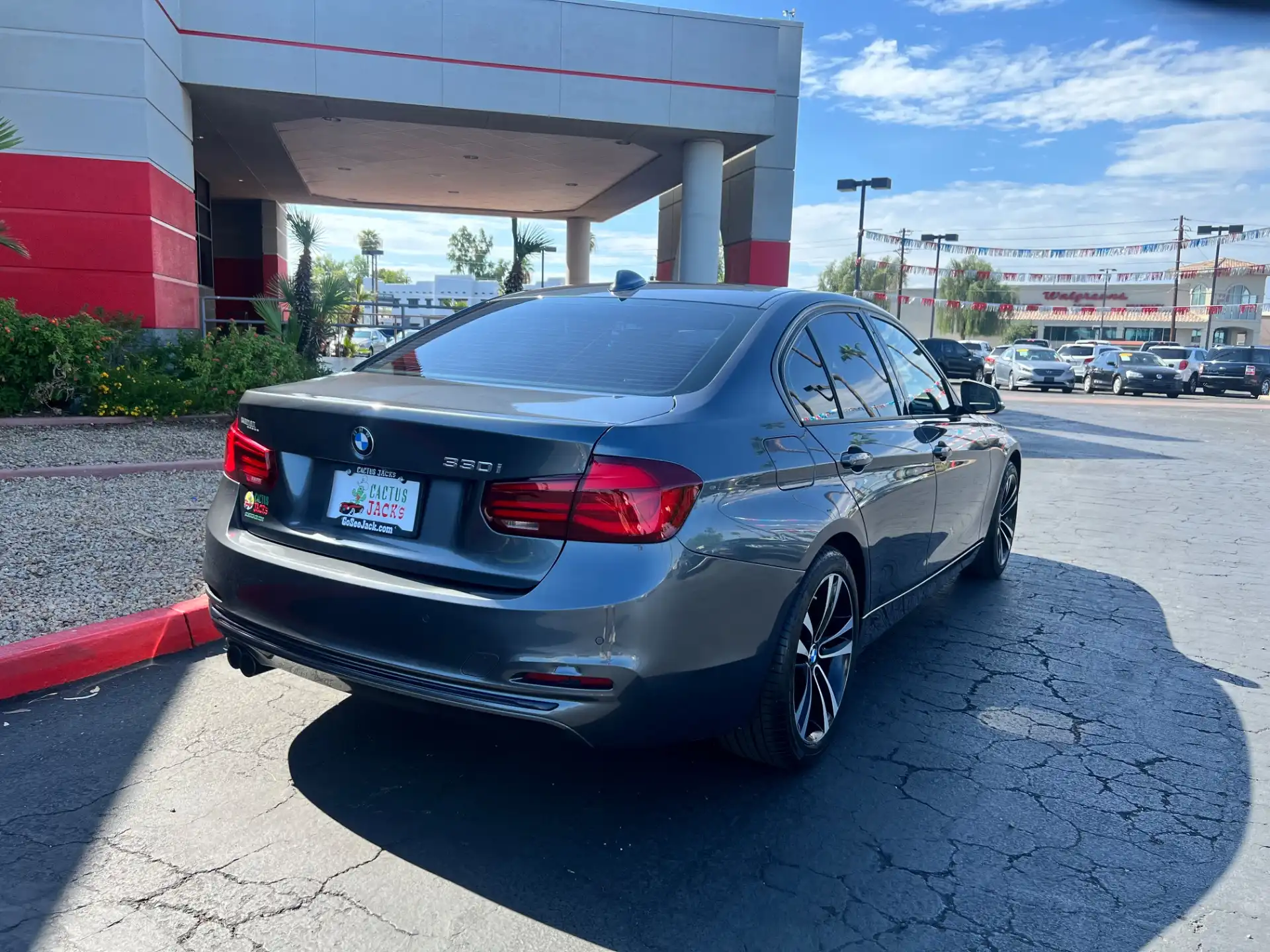 2018 BMW 3 Series 330i Sedan's photo