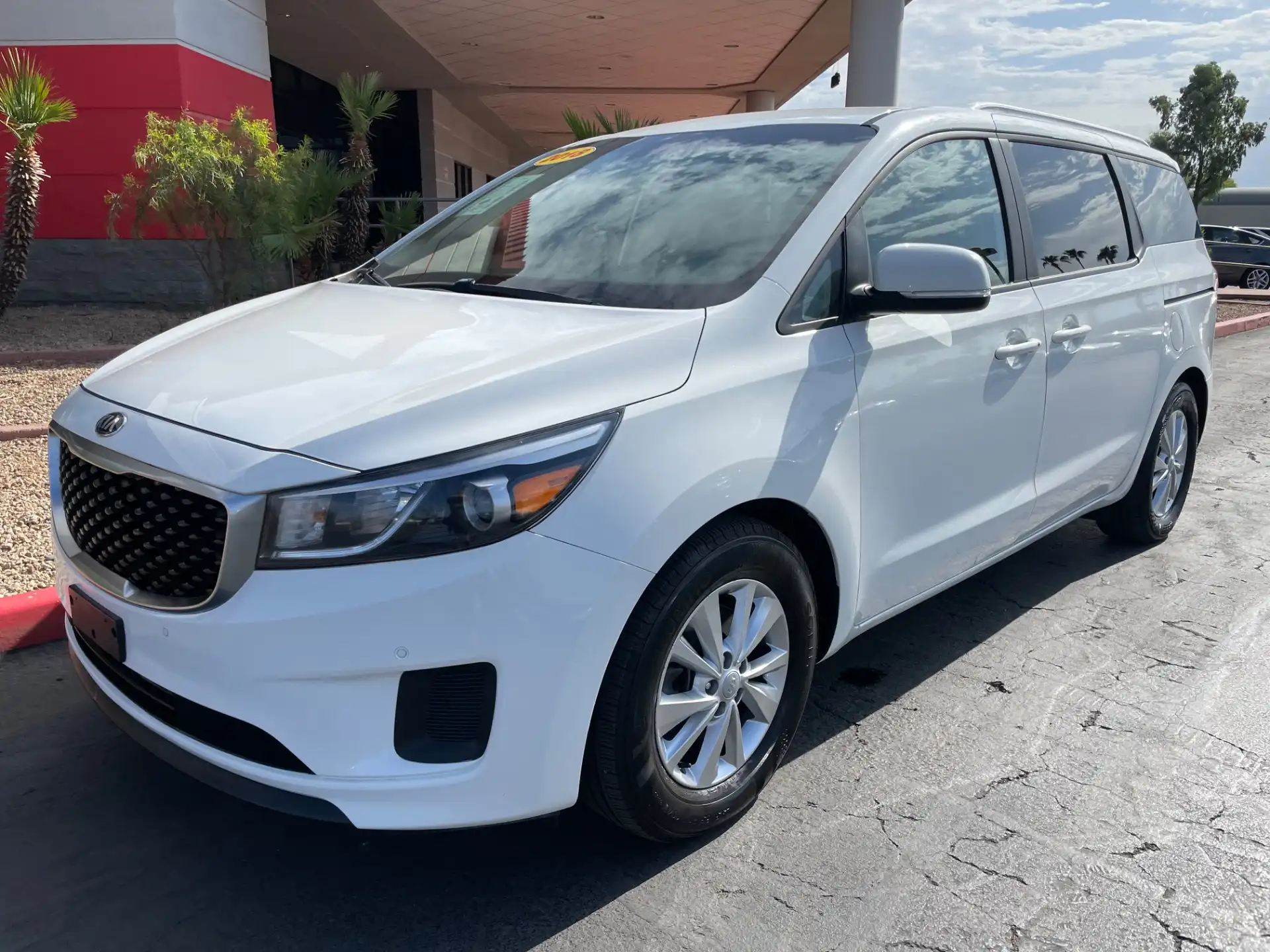 2018 Kia Sedona LX's photo